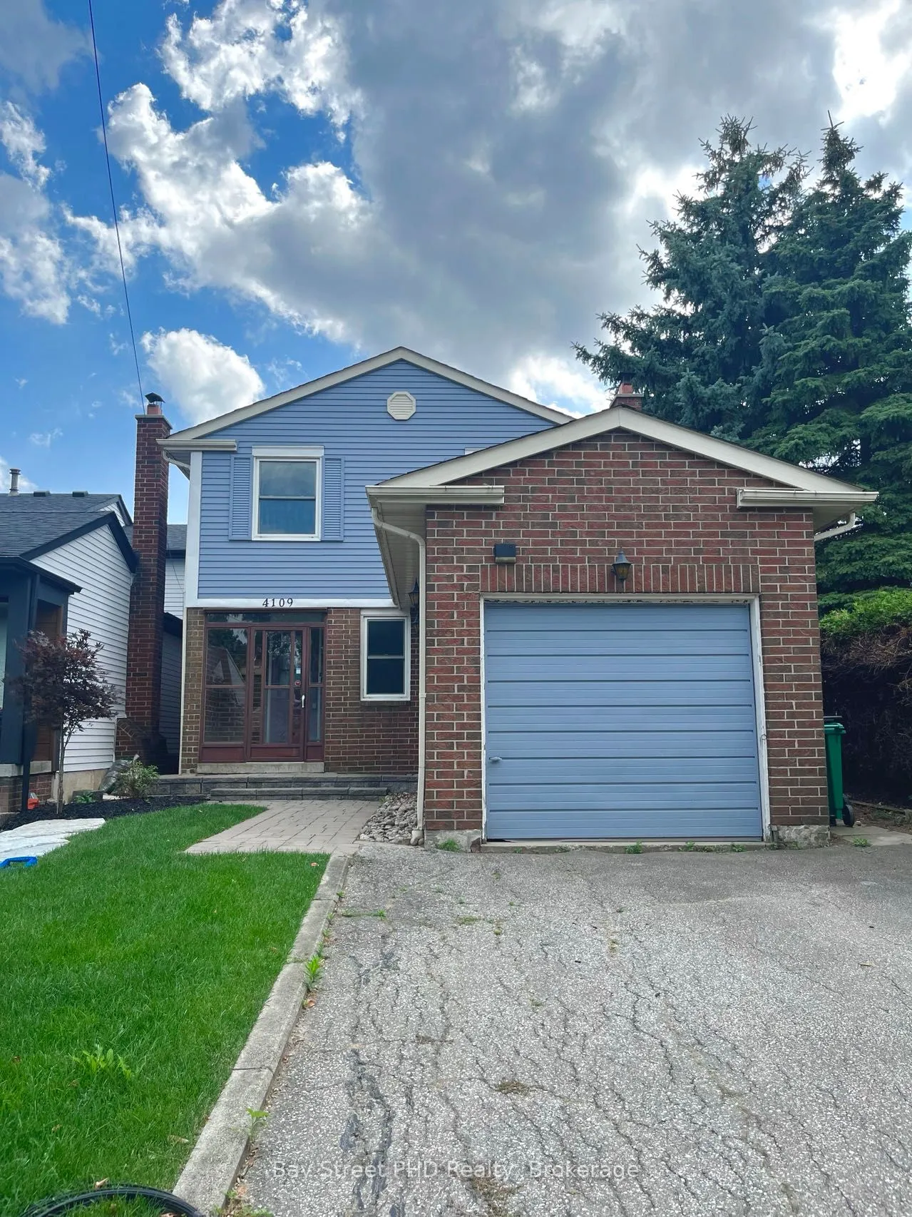 Detached Home For Lease | W13030890