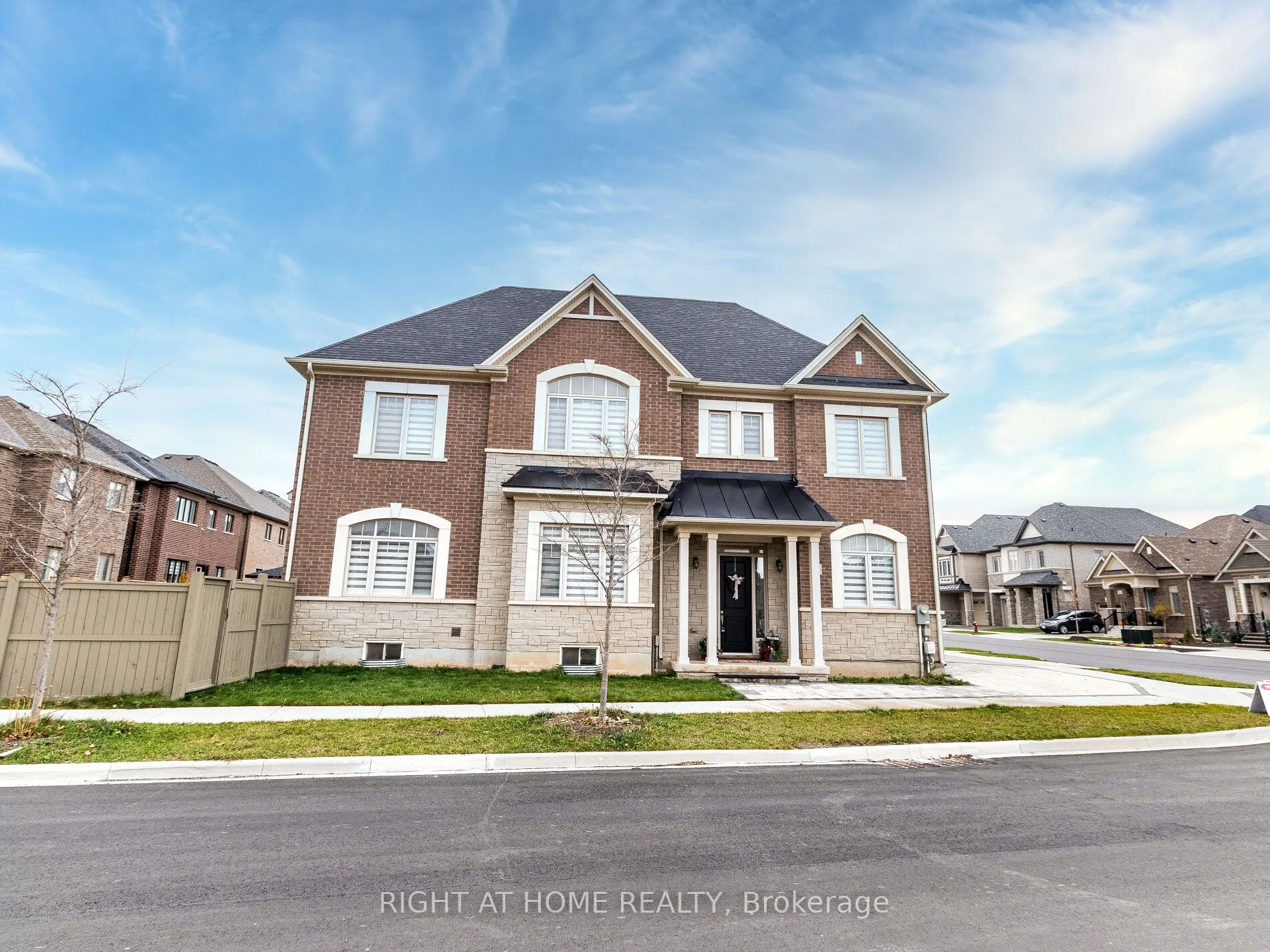 Detached Home For Sale | W13042670