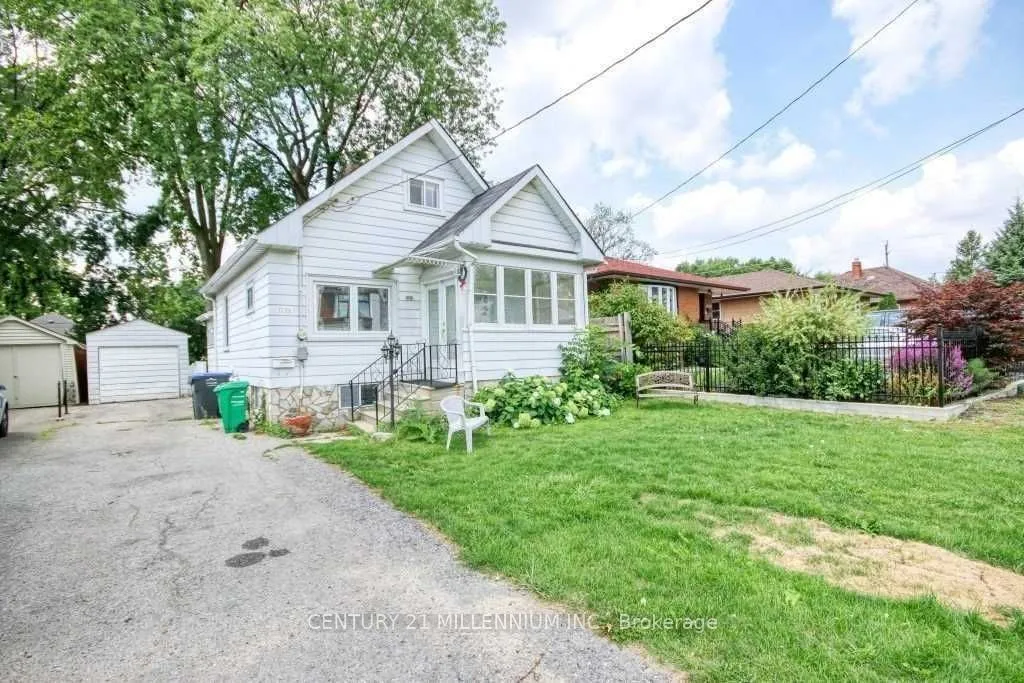 Detached Home For Lease | W13045168