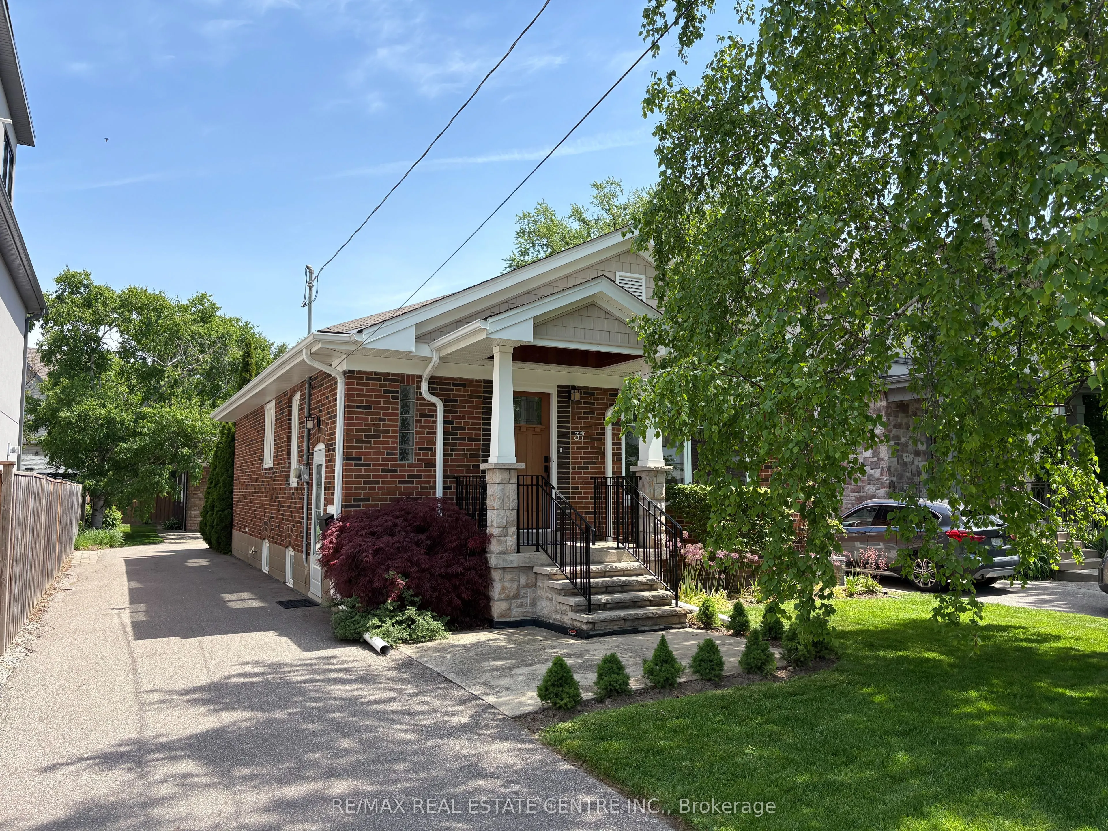 Detached Home For Sale | W13045502