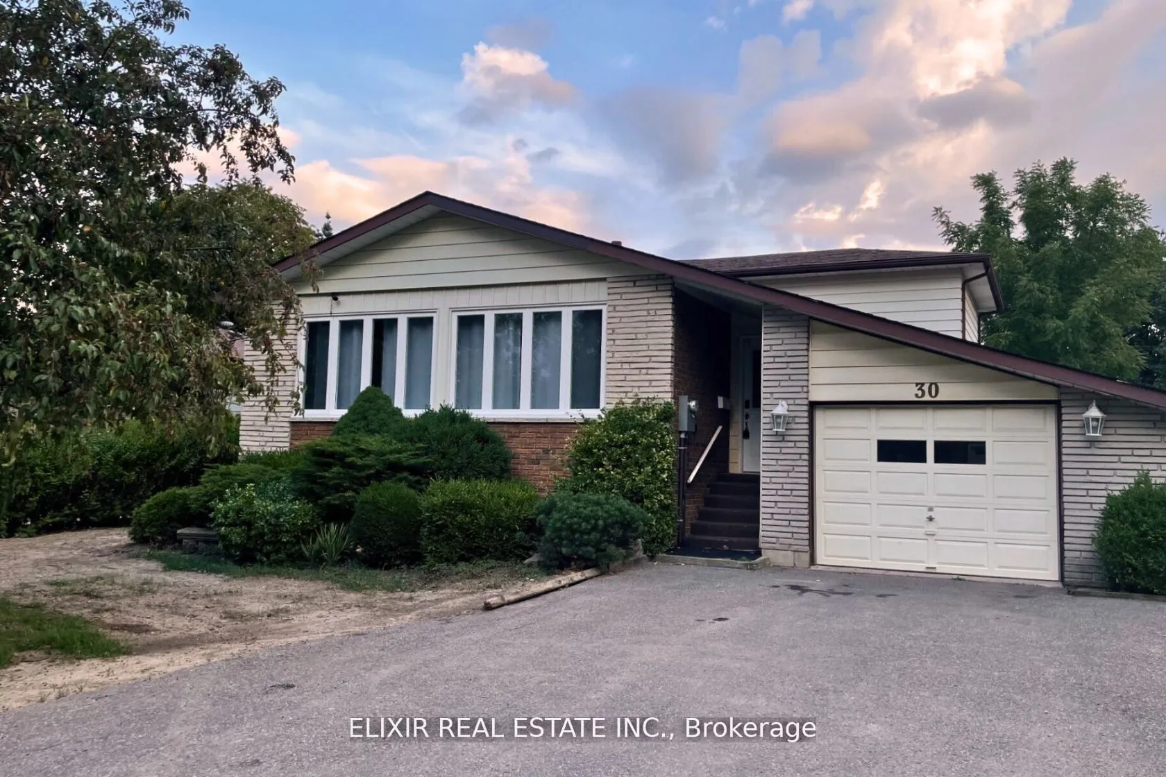 Detached Home For Lease | W13046186