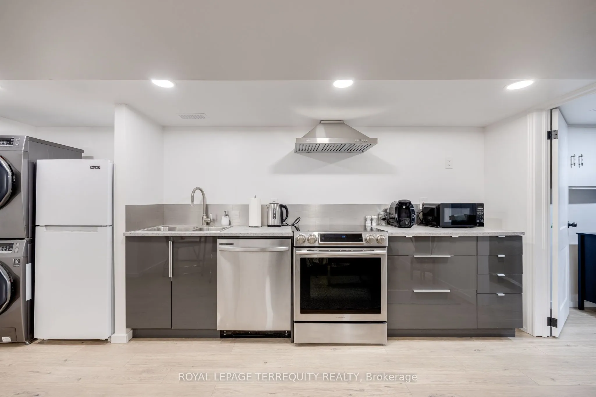 Property For Lease | W13050604