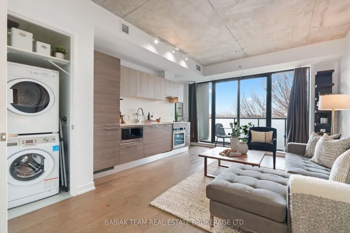 530  Indian  Grove, Toronto W02, ON M6P 0B3