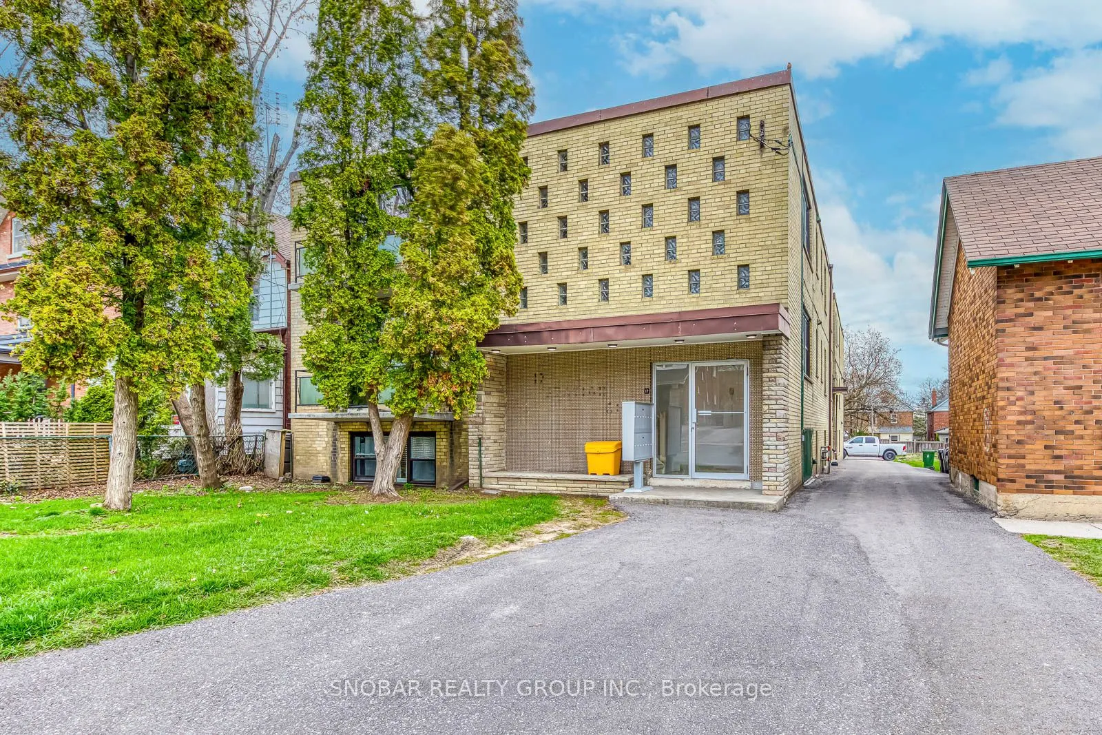 Multiplex For Lease | W13053610