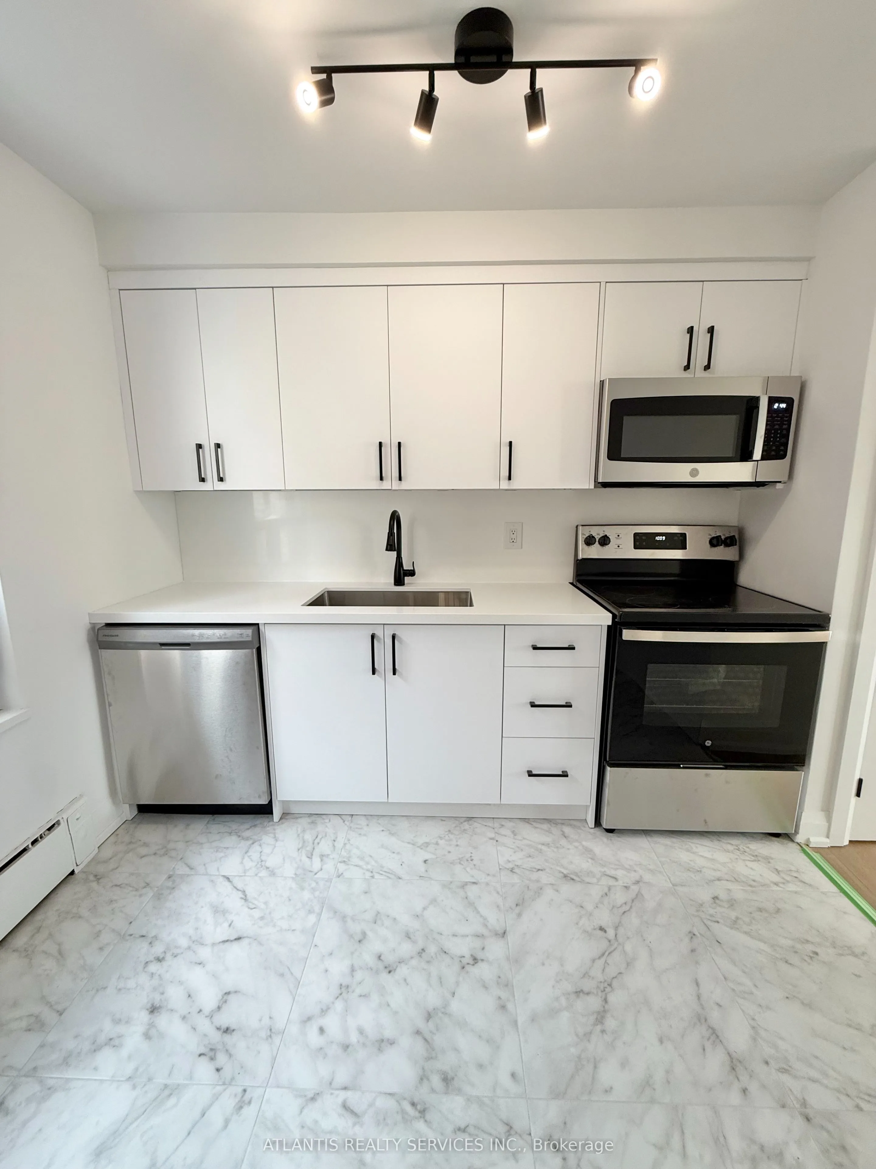 Multiplex For Lease | W13063980