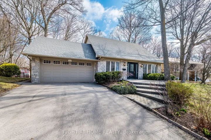 1941  Four Seasons  Drive, Burlington, ON L7P 2Y3