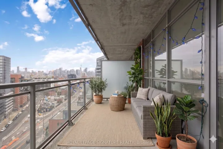38  Joe Shuster  Way, Toronto W01, ON M6K 0A5