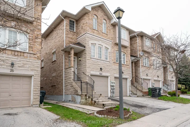 28 Shining Star Crescent, Toronto W04, ON M6M 5L6