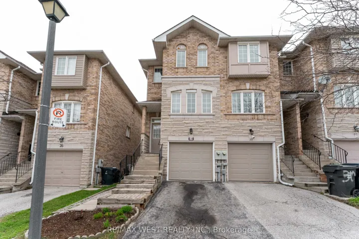 28 Shining Star Crescent, Toronto W04, ON M6M 5L6
