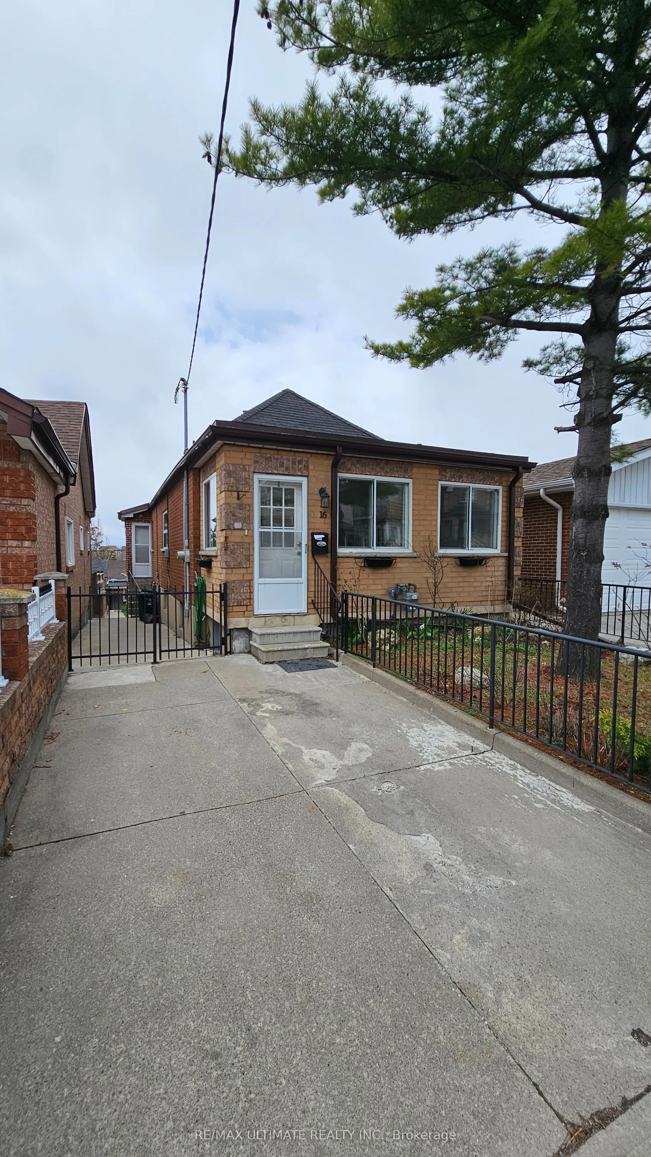 Detached Home For Lease | W13074404