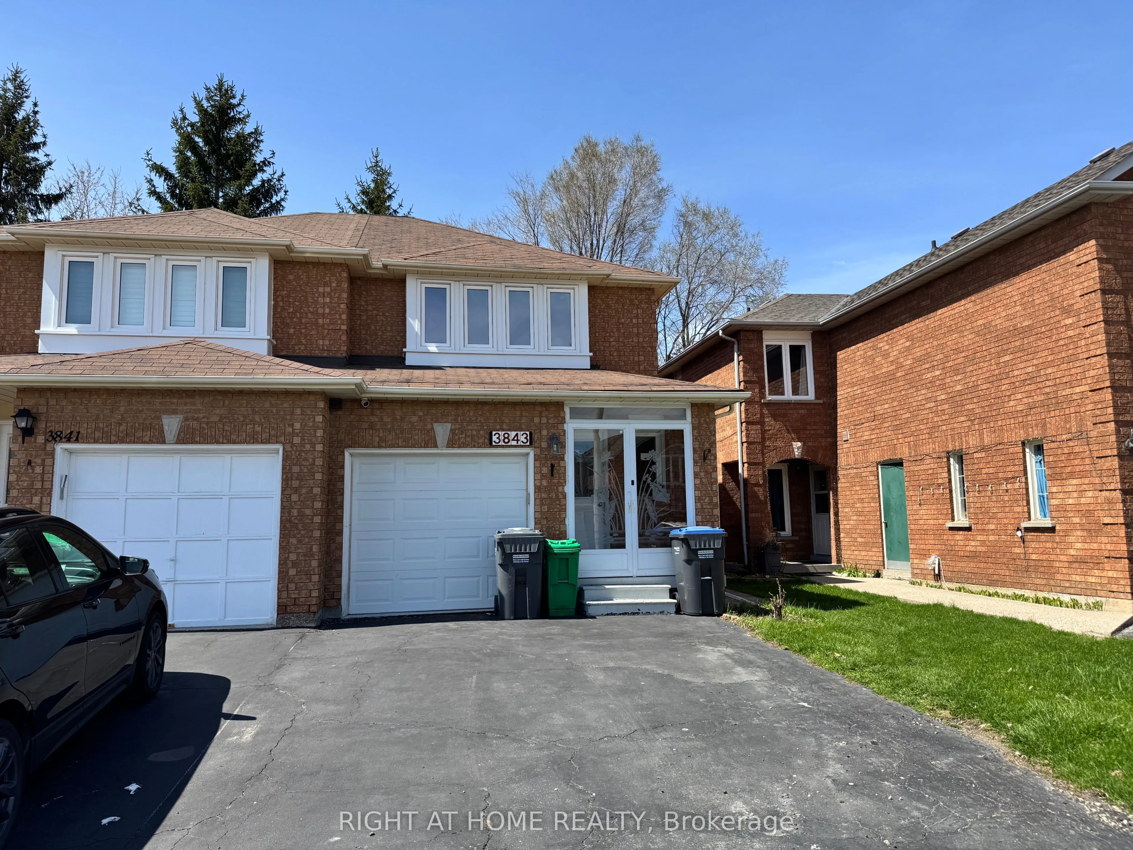 Semi-Detached Home For Lease | W13079972