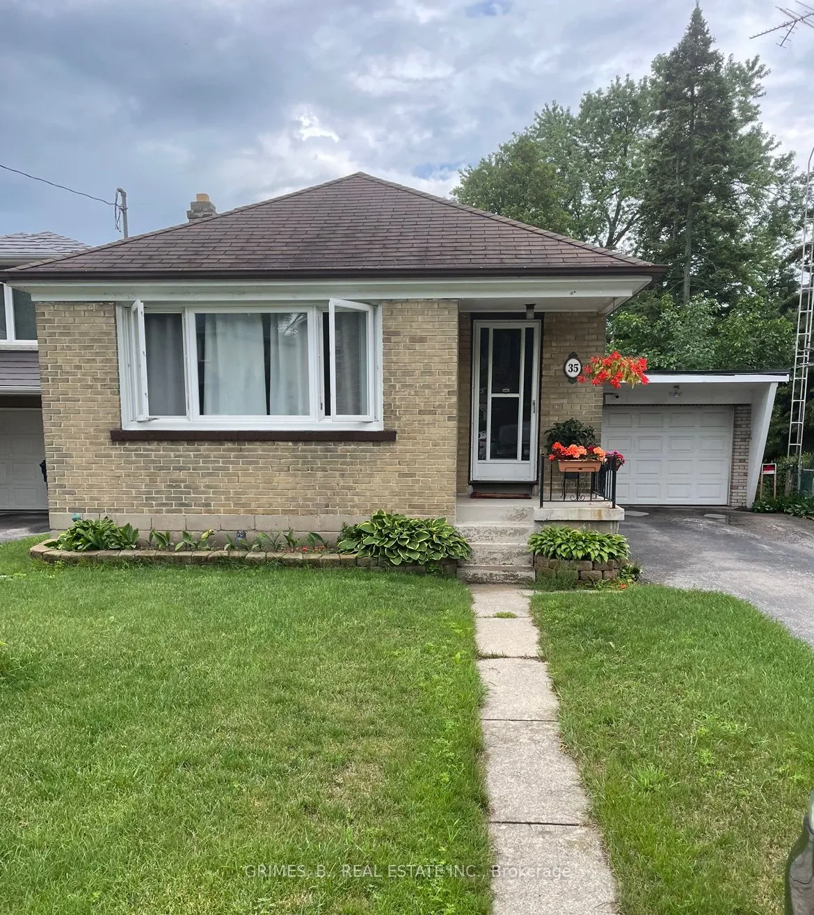 Detached Home For Lease | W13080750