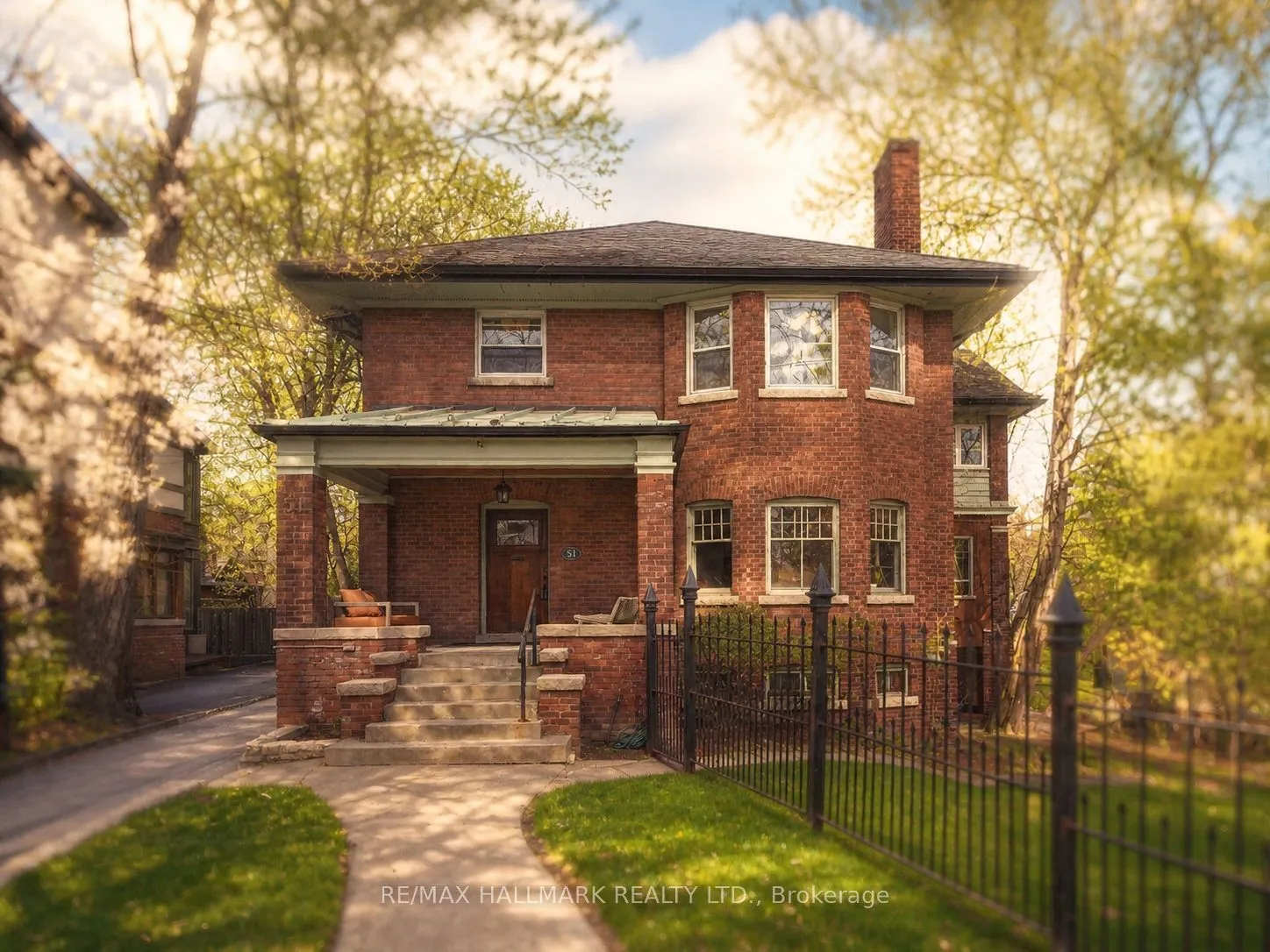 Detached Home For Sale | W13081566