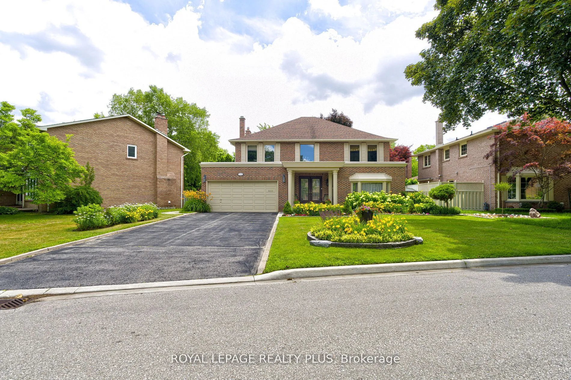 Detached Home For Sale | W13082506