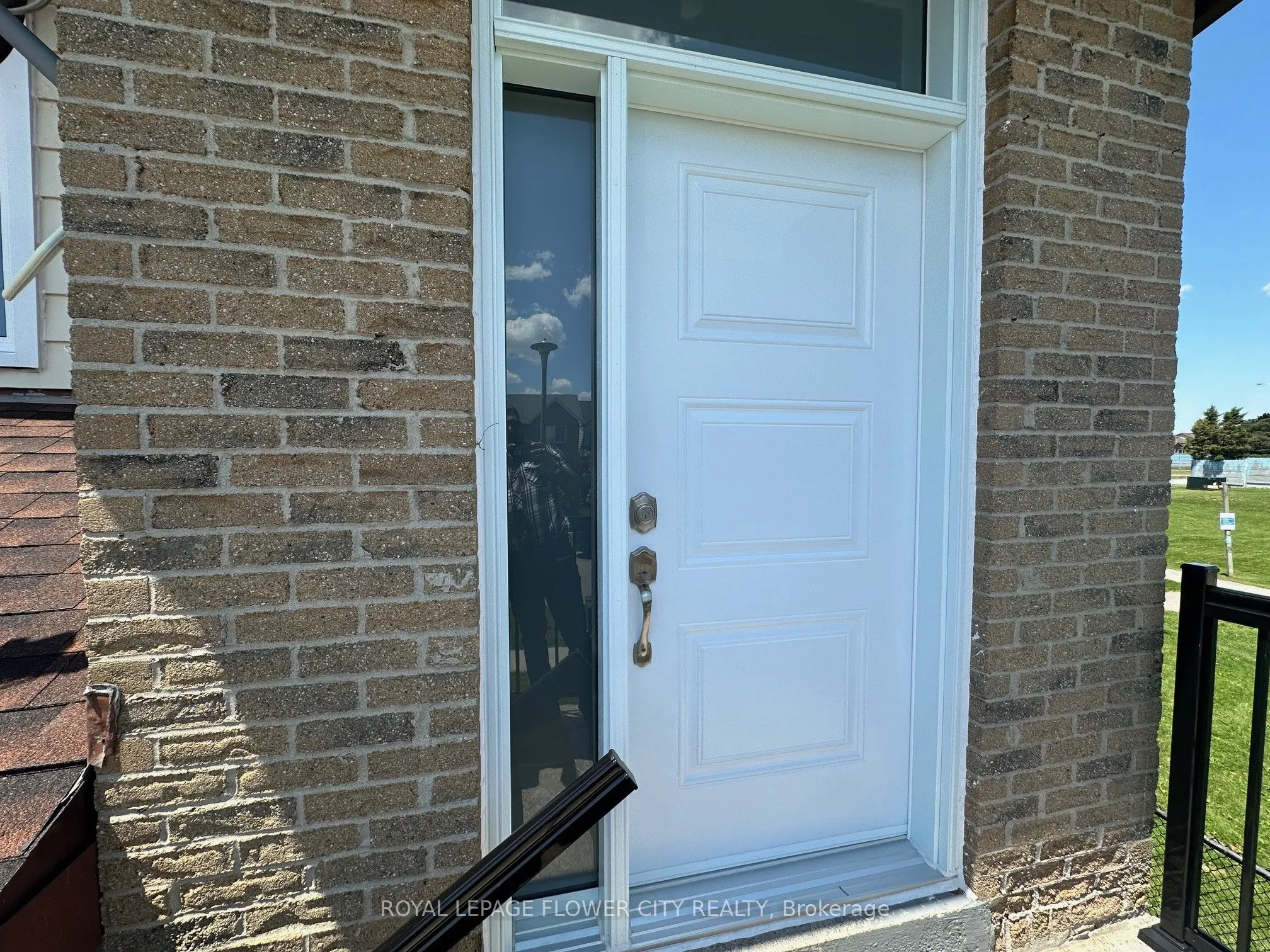 Semi-Detached Home For Lease | W13084948