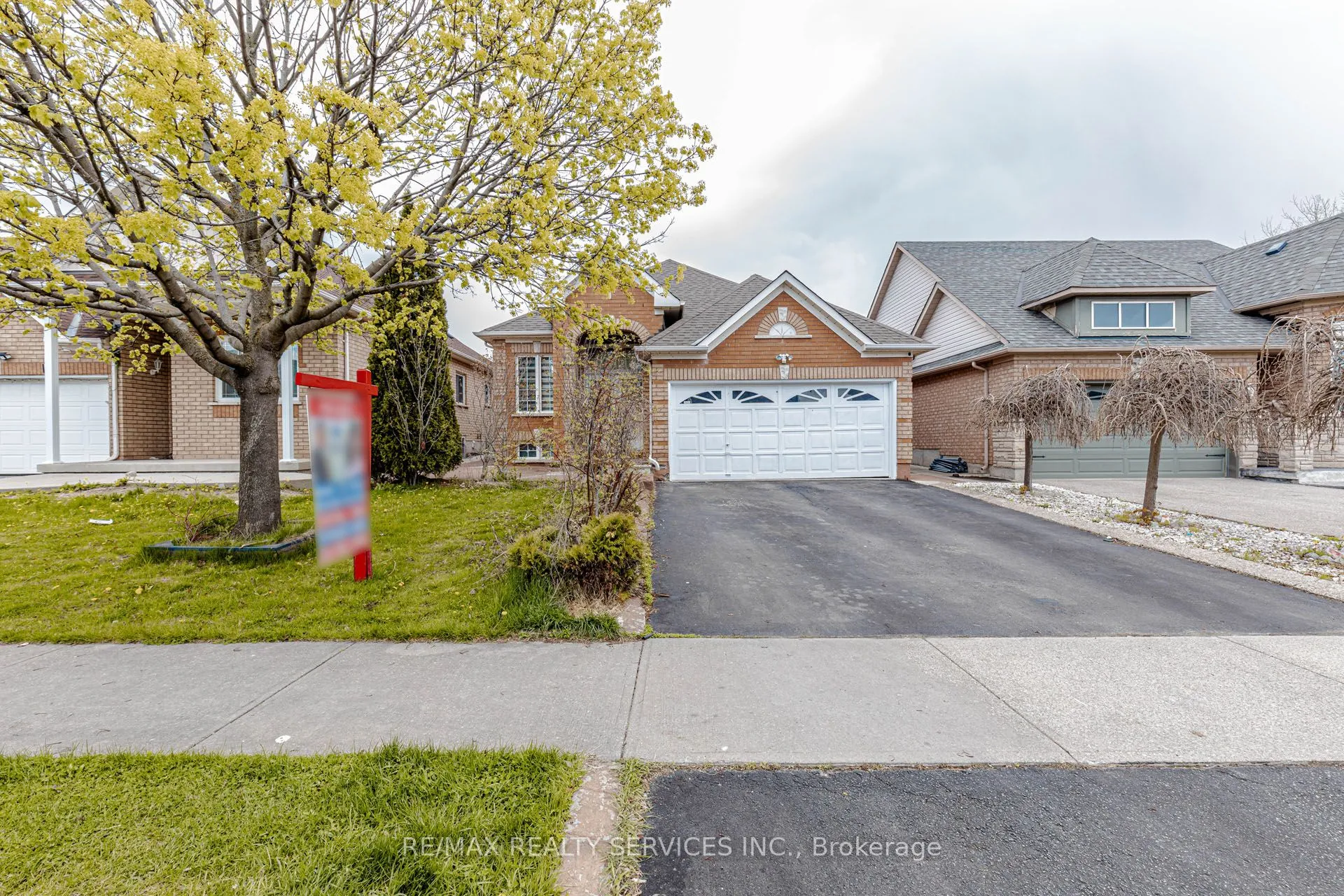 Detached Home For Sale | W13085796