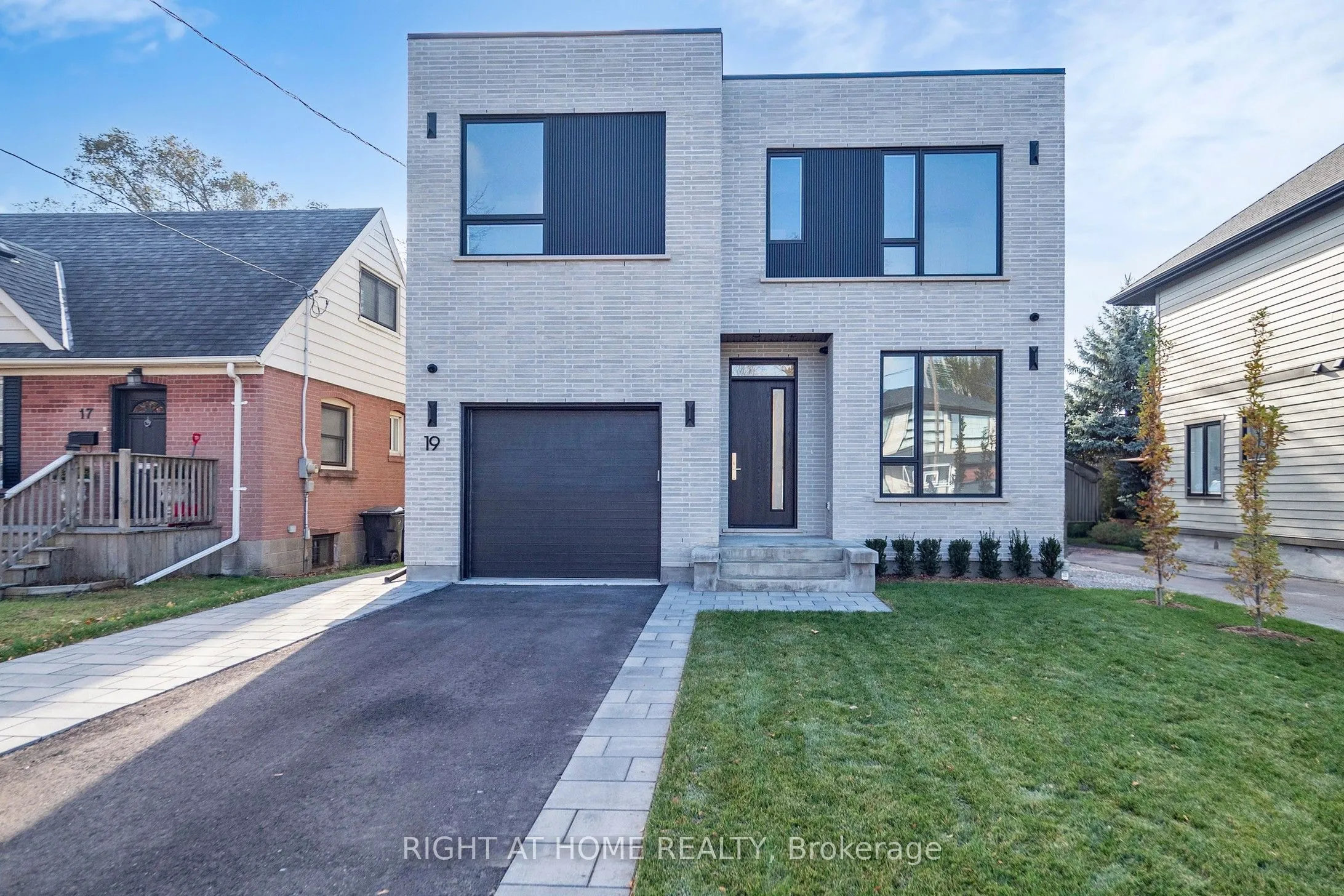 Detached Home For Lease | W13086898