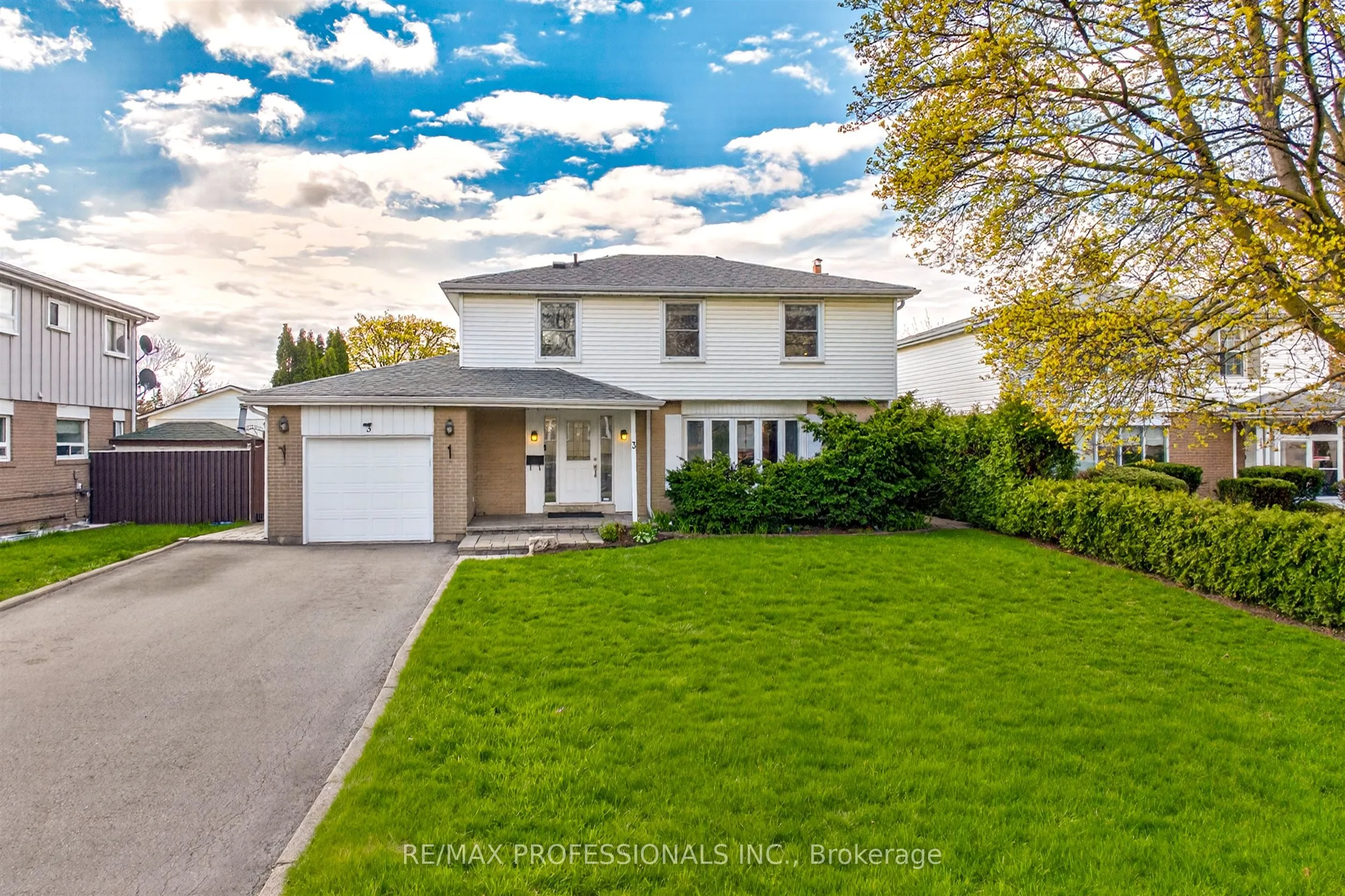 Detached Home For Sale | W13087692