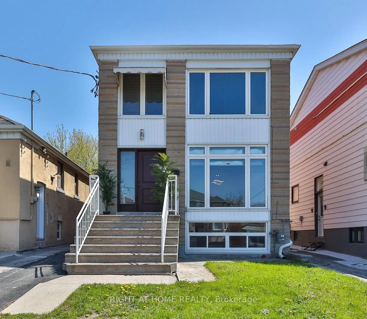 Detached Home For Sale | W13091802