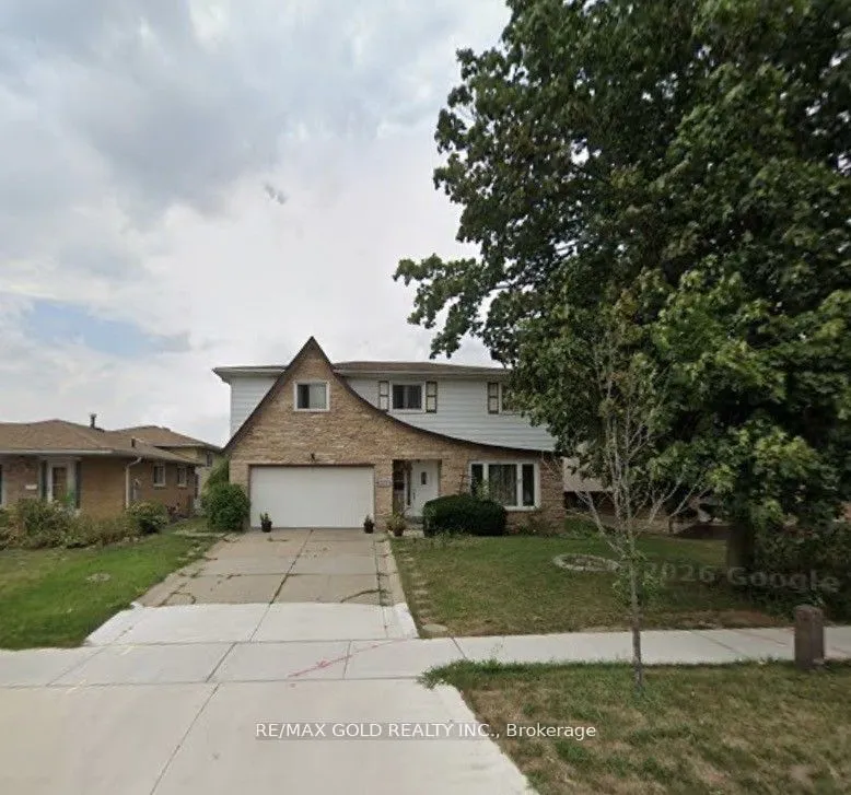 Detached Home For Lease | W13091952