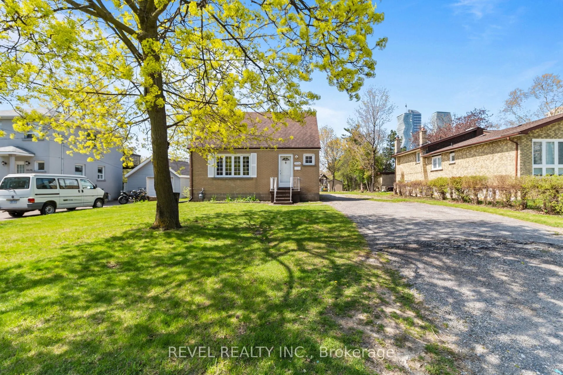 Detached Home For Sale | W13094344