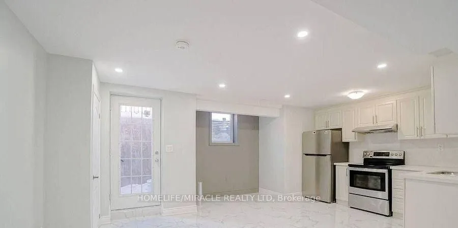 Detached Home For Lease | W13095330