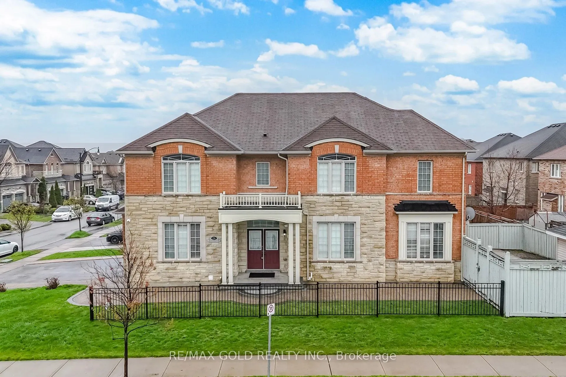 Detached Home For Sale | W13096676