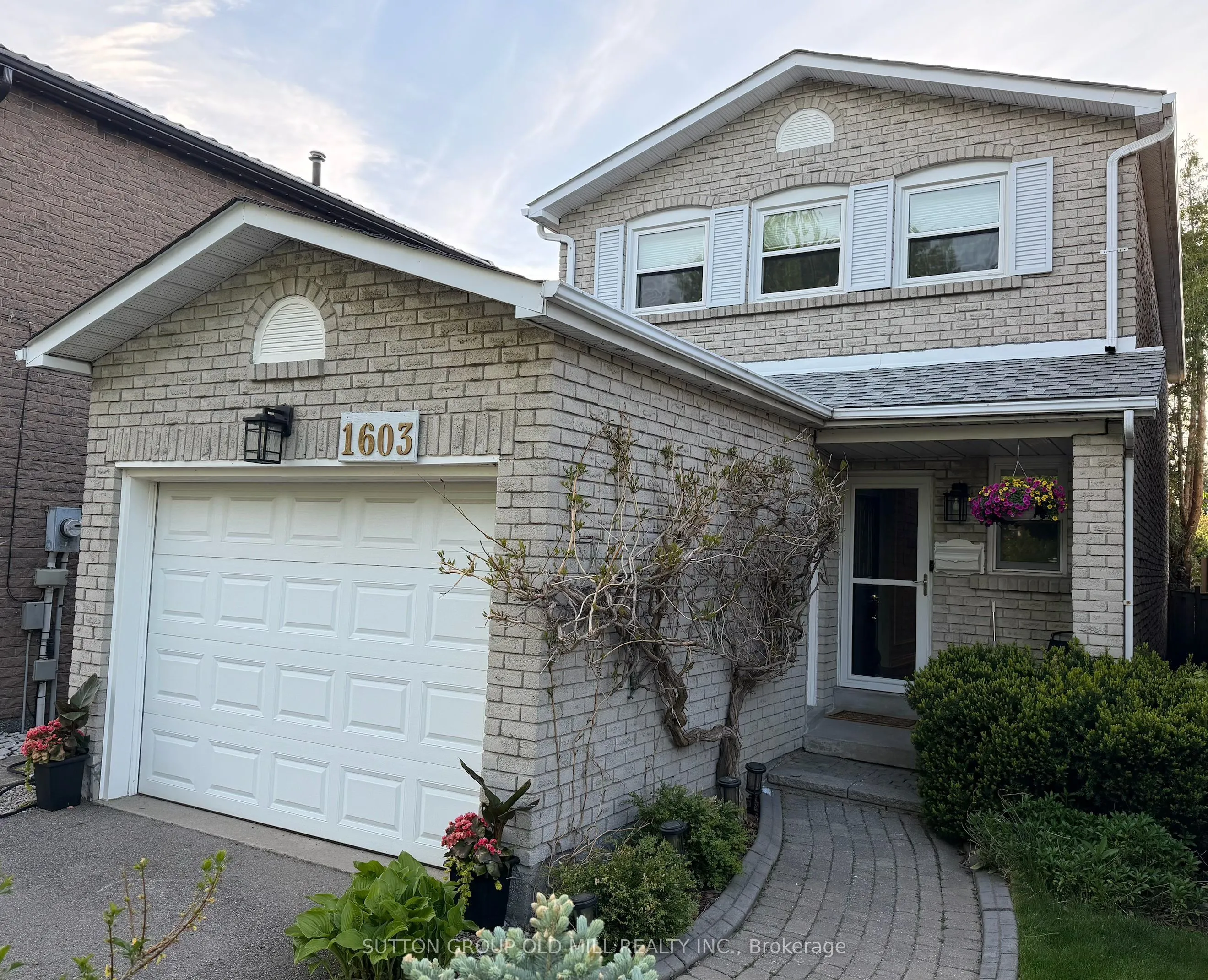 Detached Home For Sale | W13099394