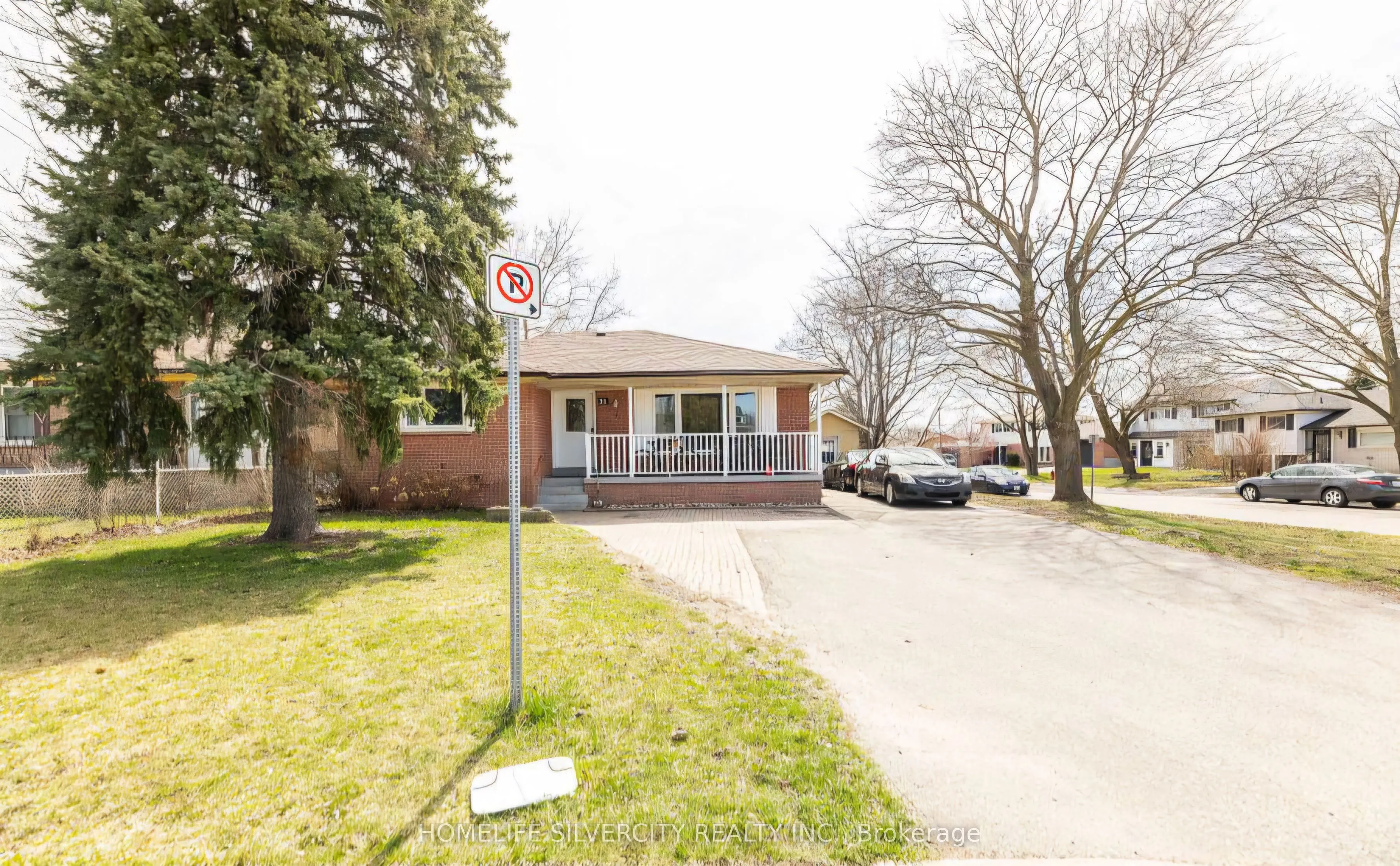 Detached Home For Lease | W13099672