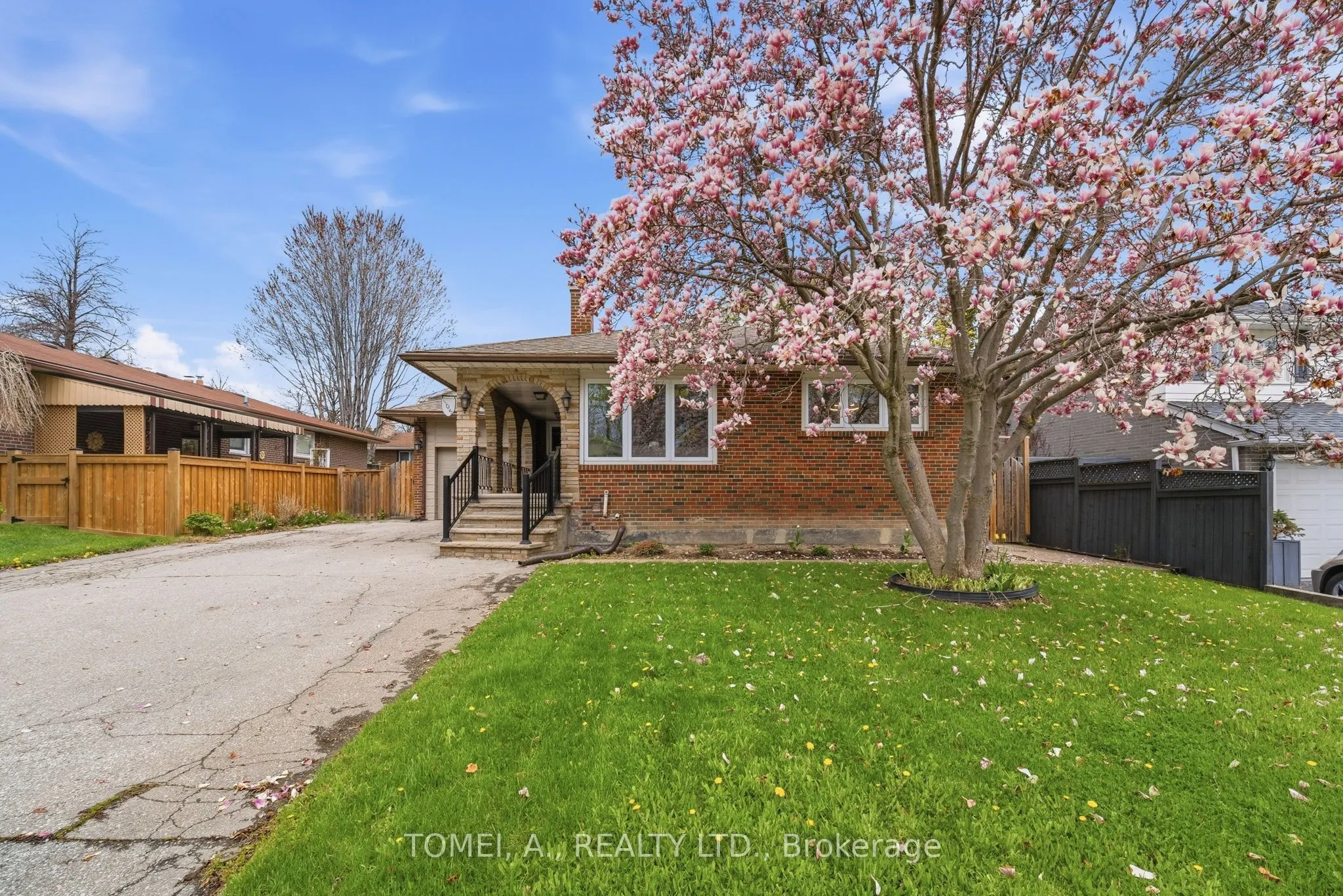 Detached Home For Sale | W13103272