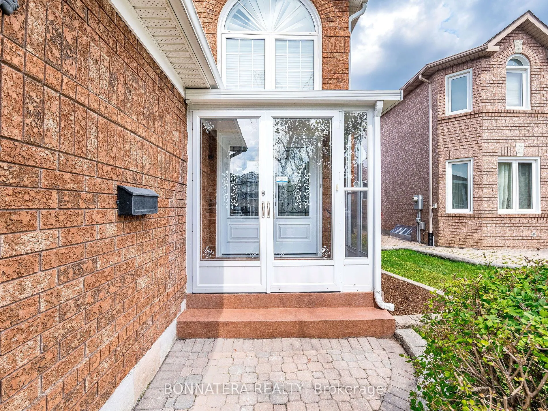Detached Home For Sale | W13103336