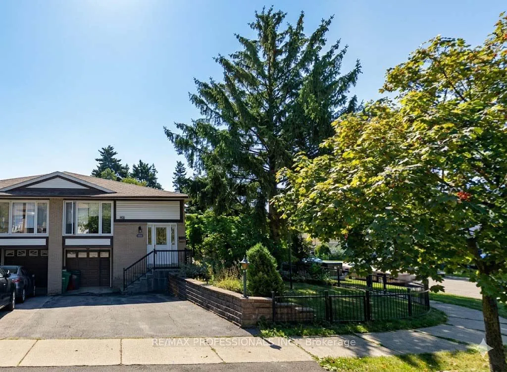 Semi-Detached Home For Lease | W13103402
