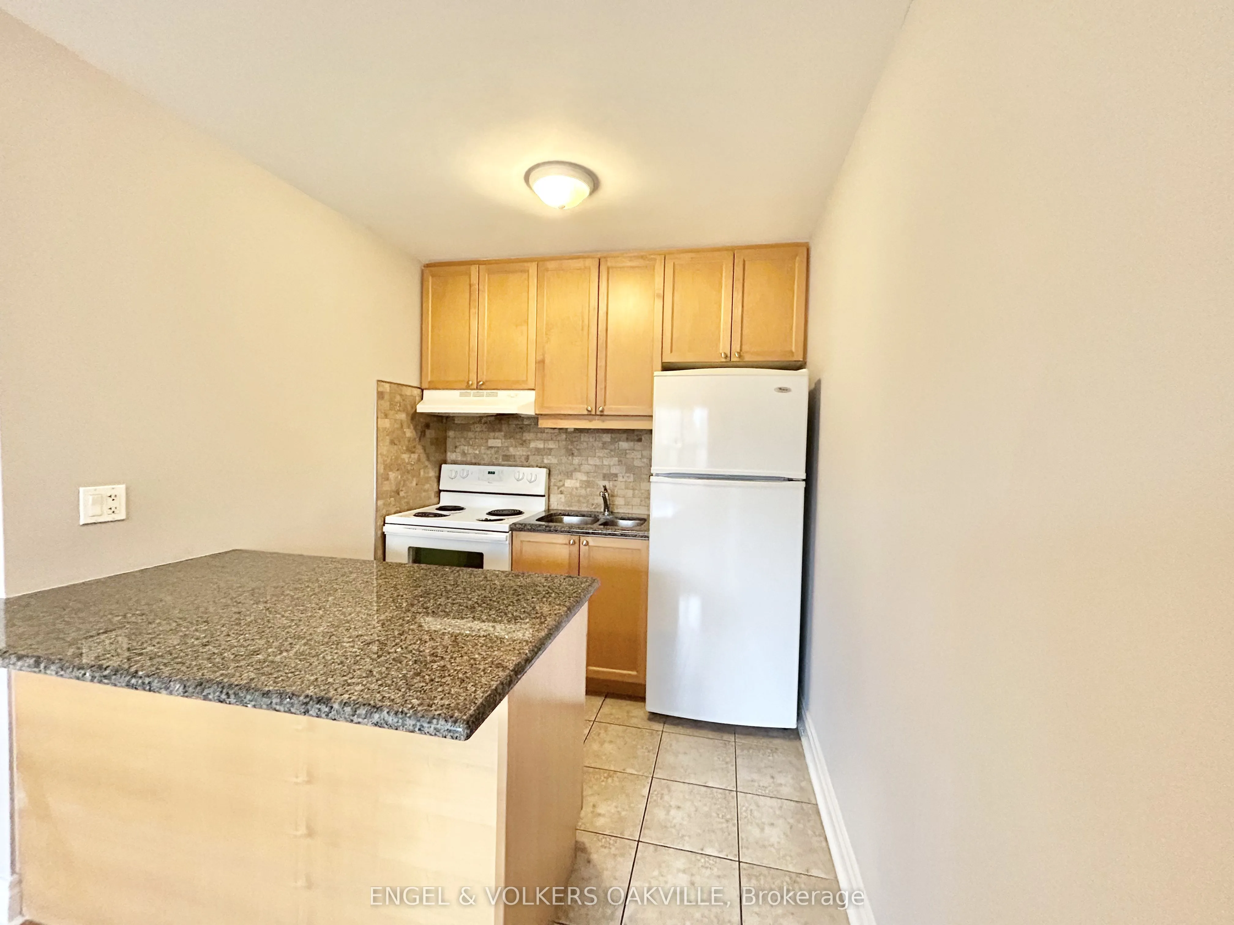 Multiplex For Lease | W13103850