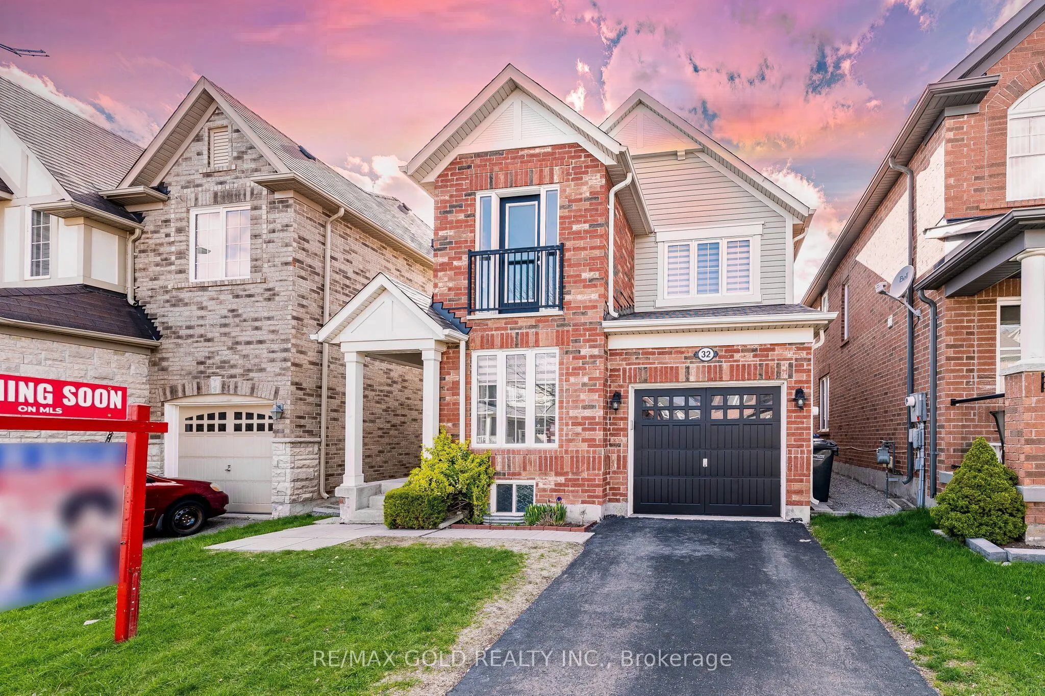 Detached Home For Sale | W13106814