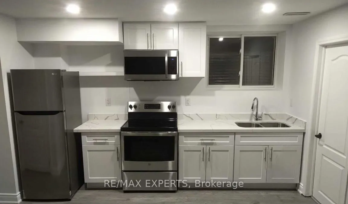 Semi-Detached Home For Lease | W13108358