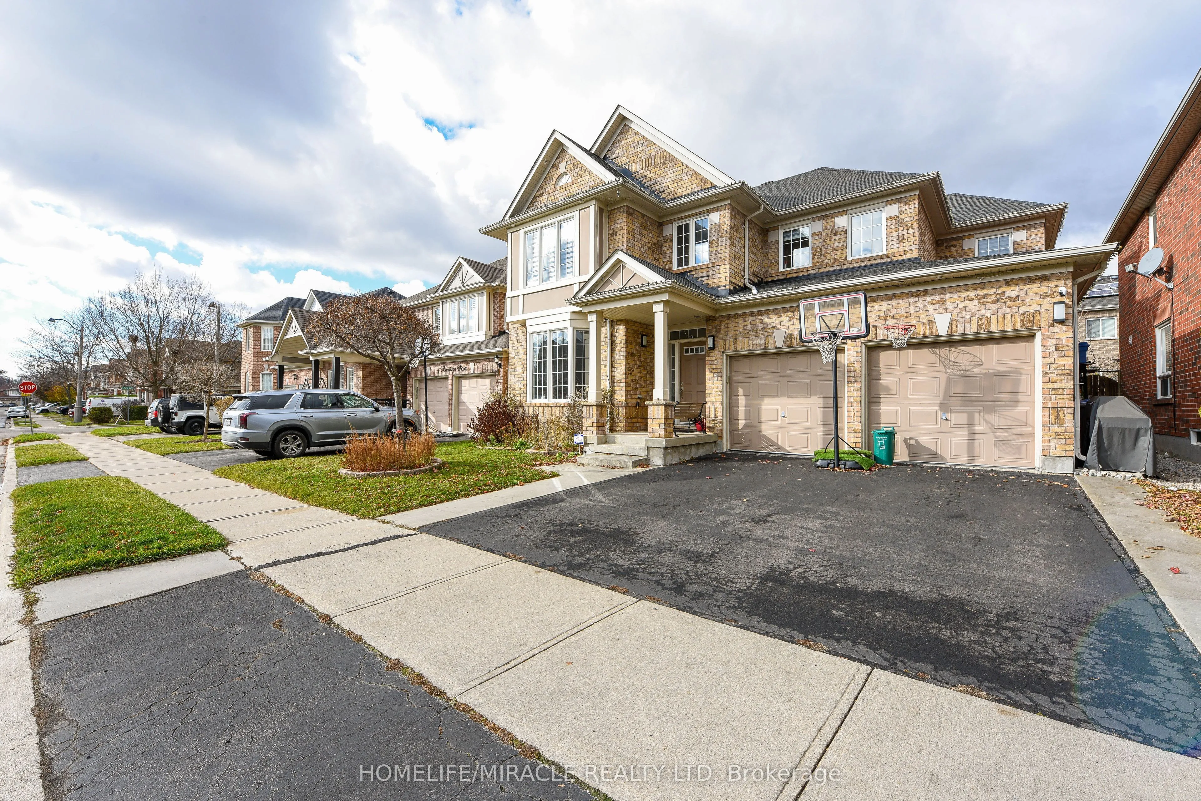Detached Home For Sale | W13108670