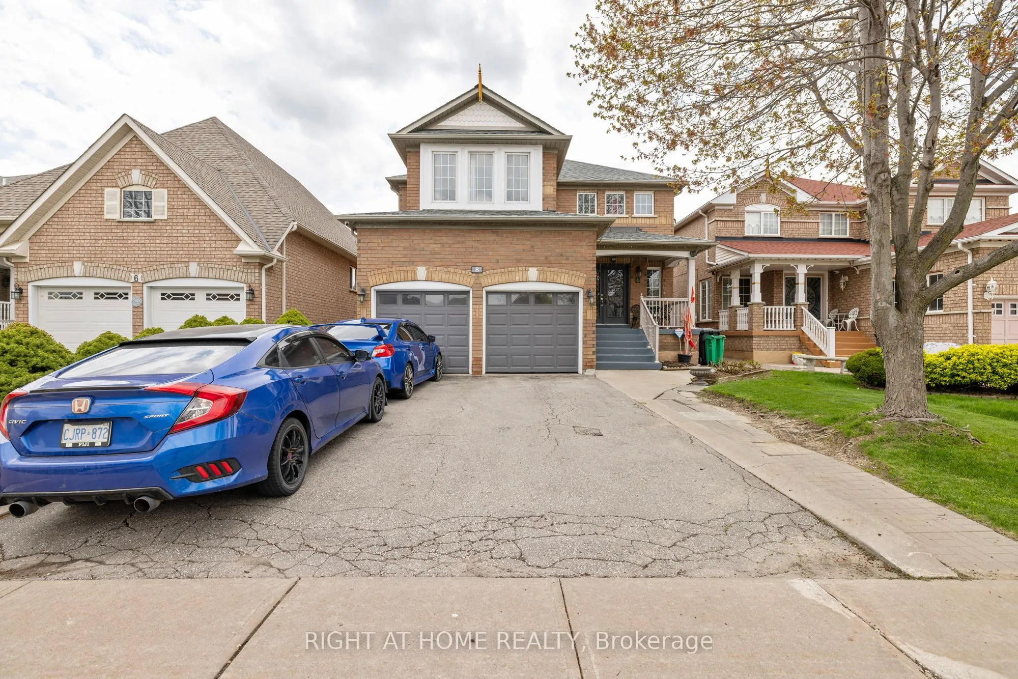 Detached Home For Sale | W13108962