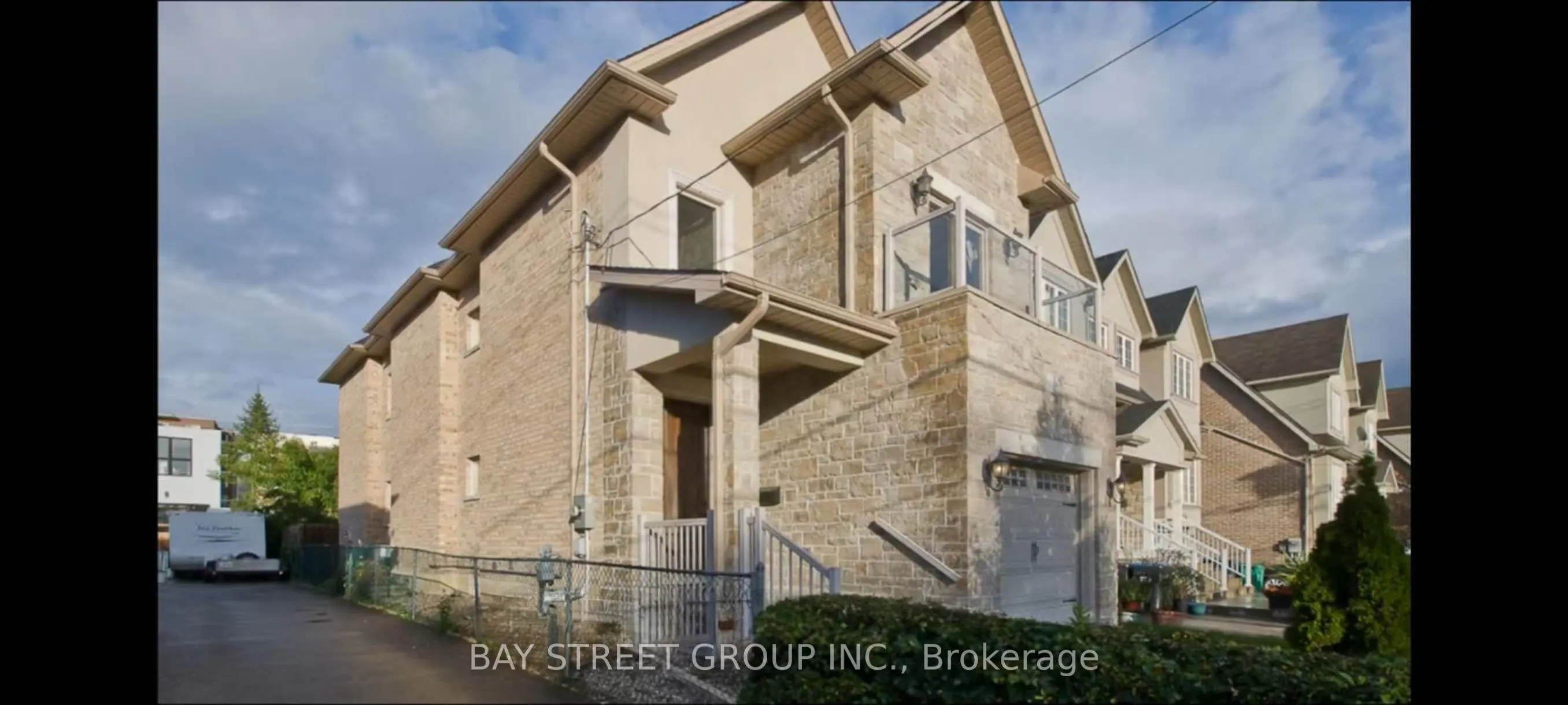 Detached Home For Lease | W13109134