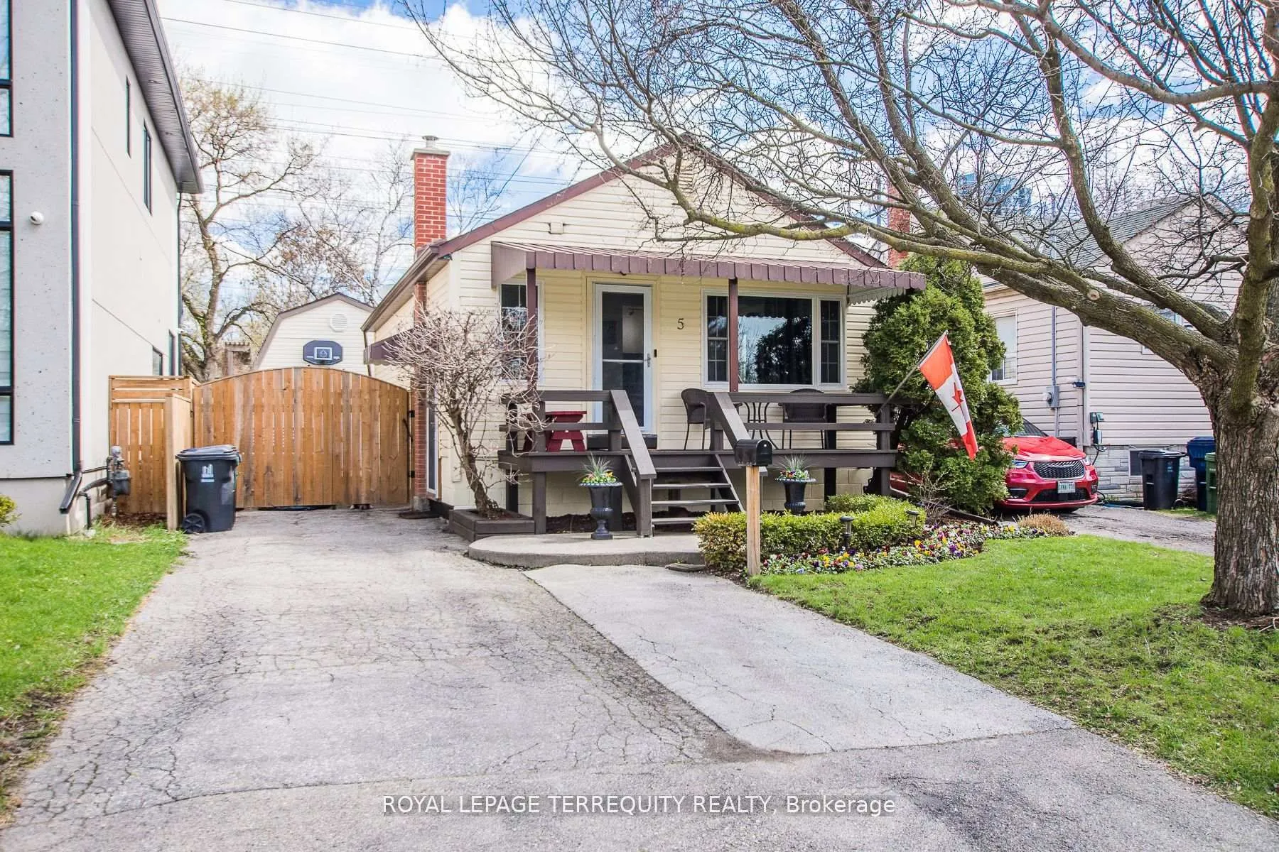 Detached Home For Sale | W13109736