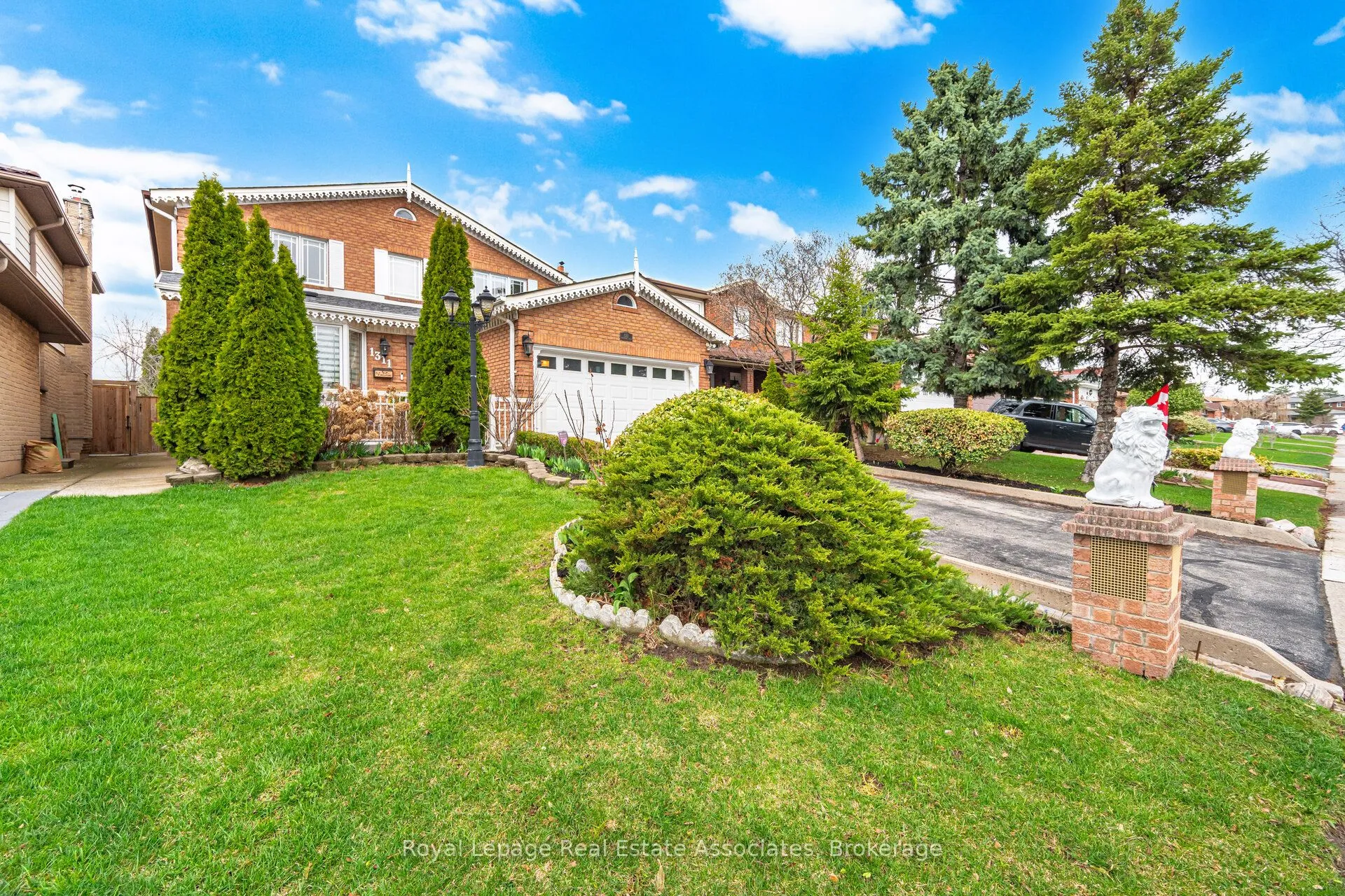 Detached Home For Sale | W13109896