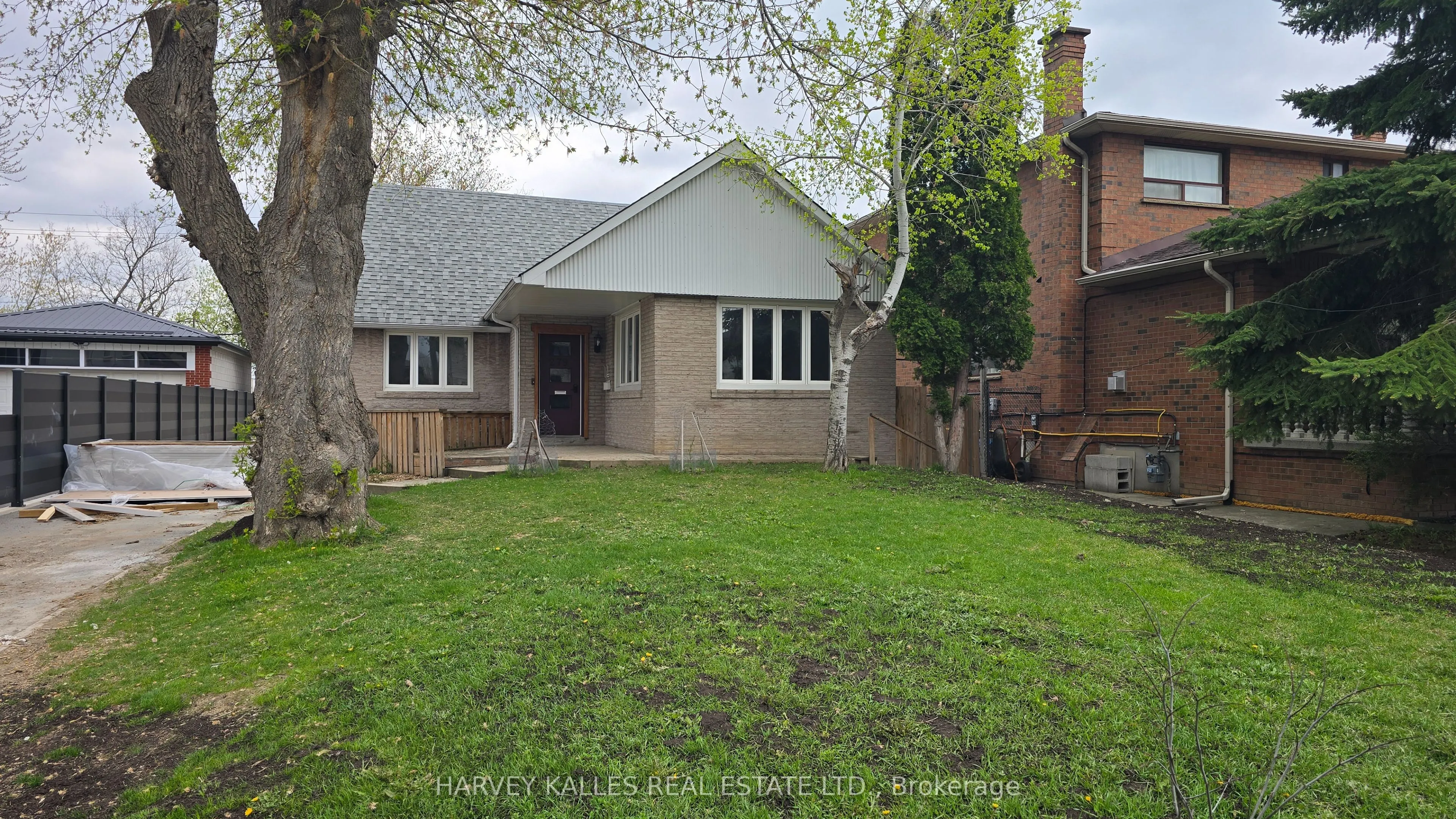 Detached Home For Lease | W13113674