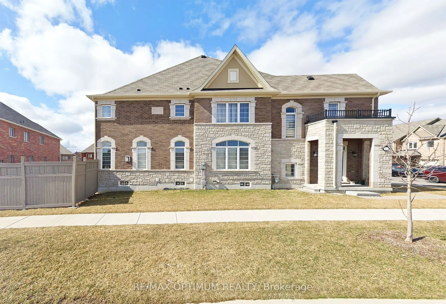 Semi-Detached Home For Lease | W13113896