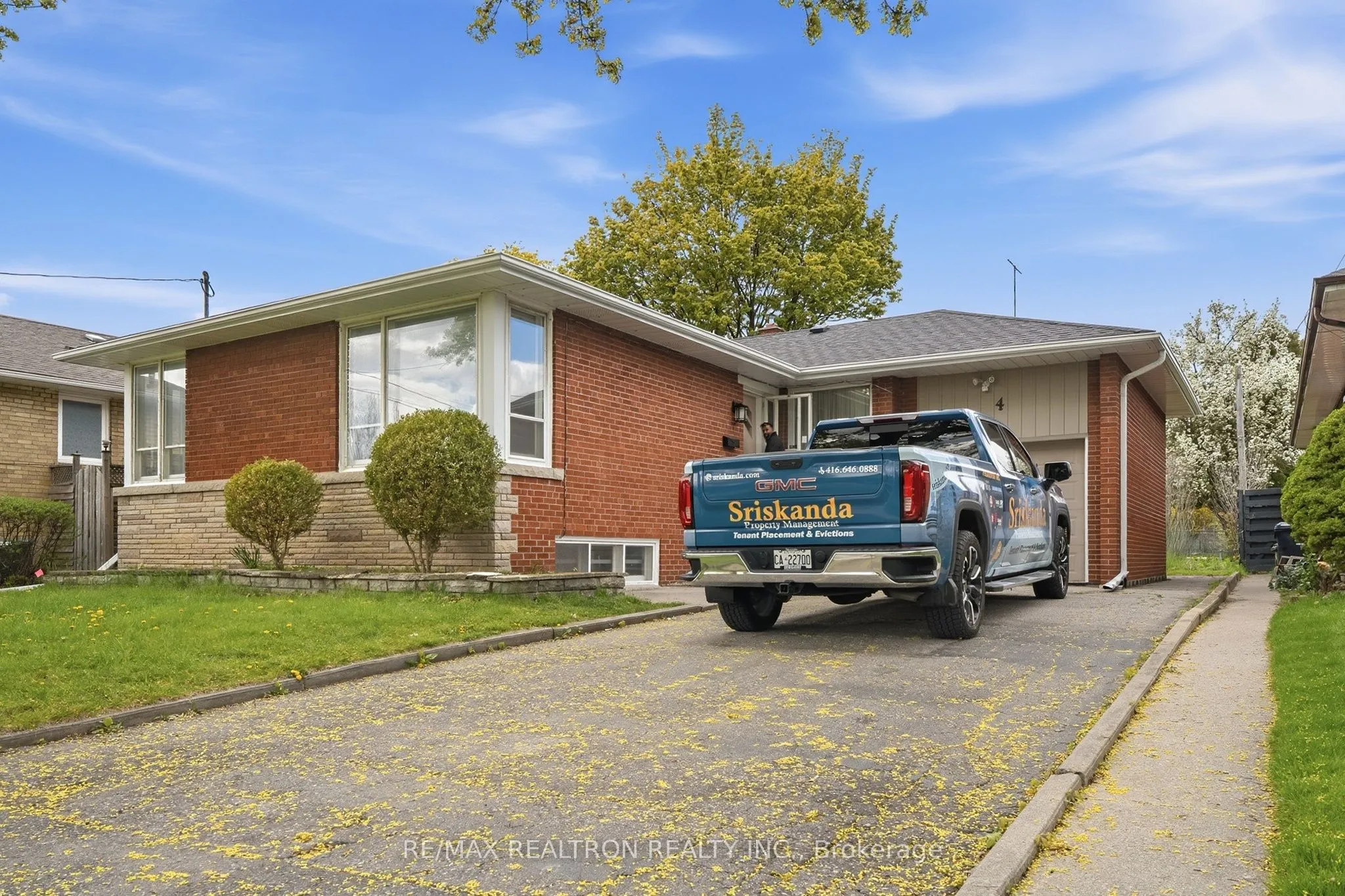 Detached Home For Lease | W13114062