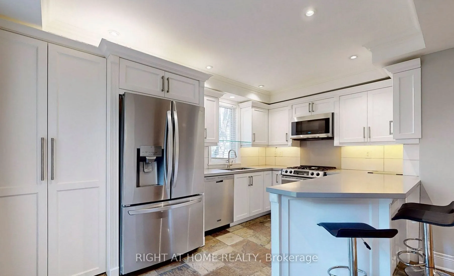 Multiplex For Lease | W13116116