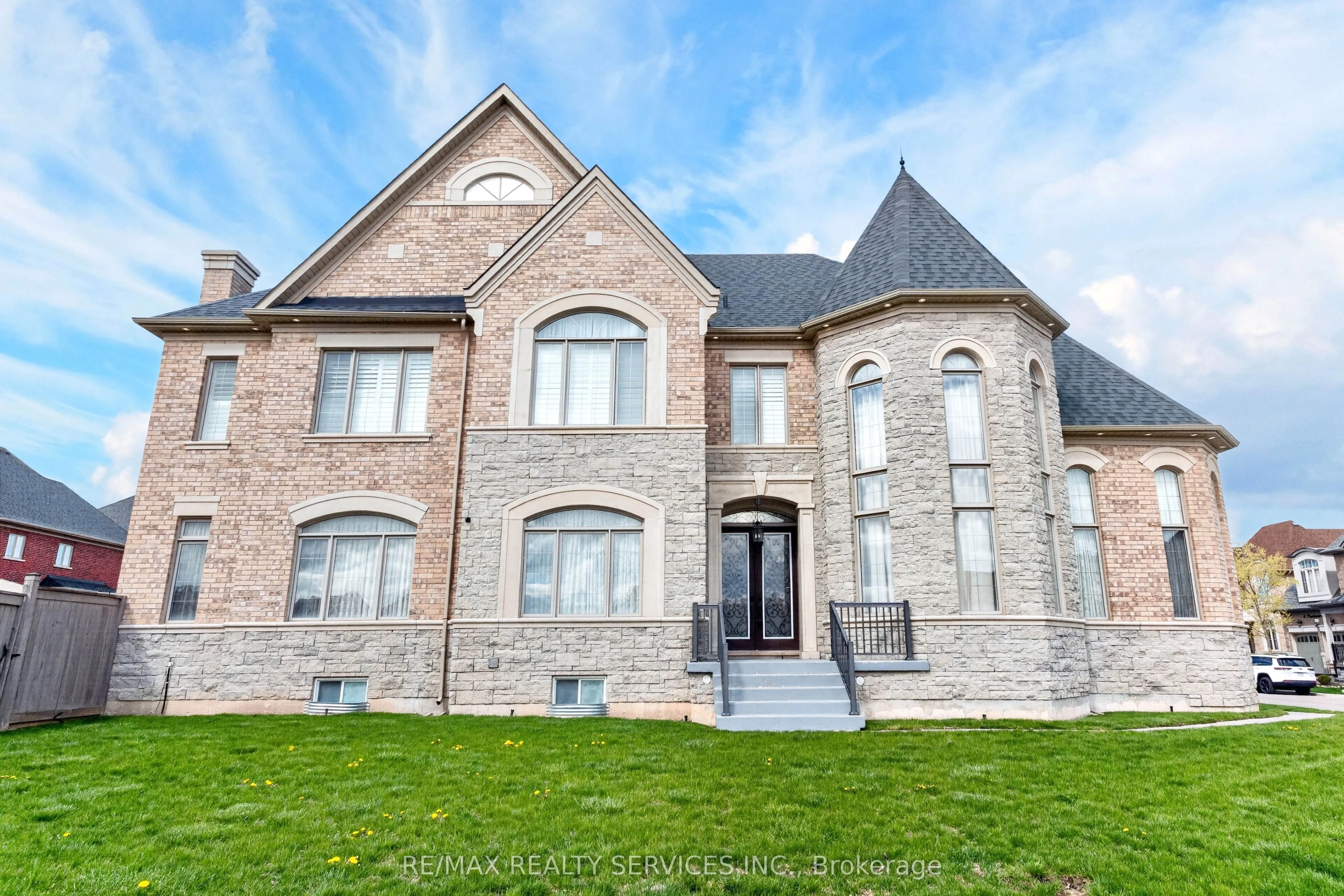 Detached Home For Sale | W13116858