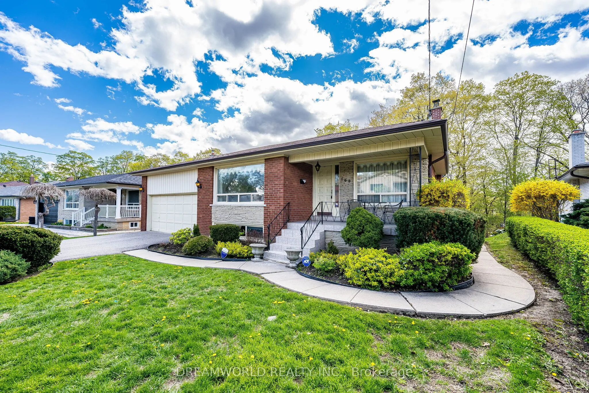 Detached Home For Sale | W13117002