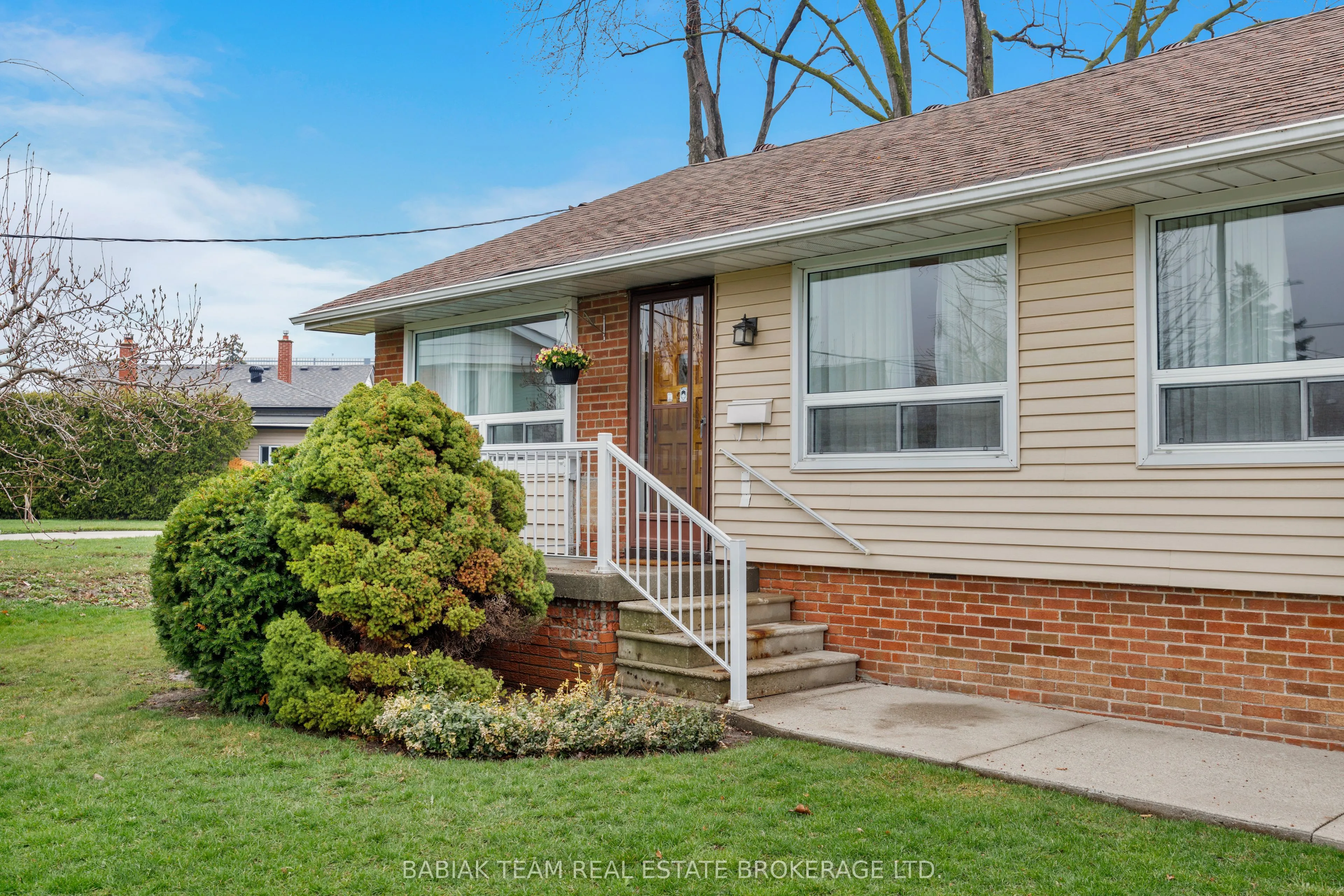 Detached Home For Sale | W13123530