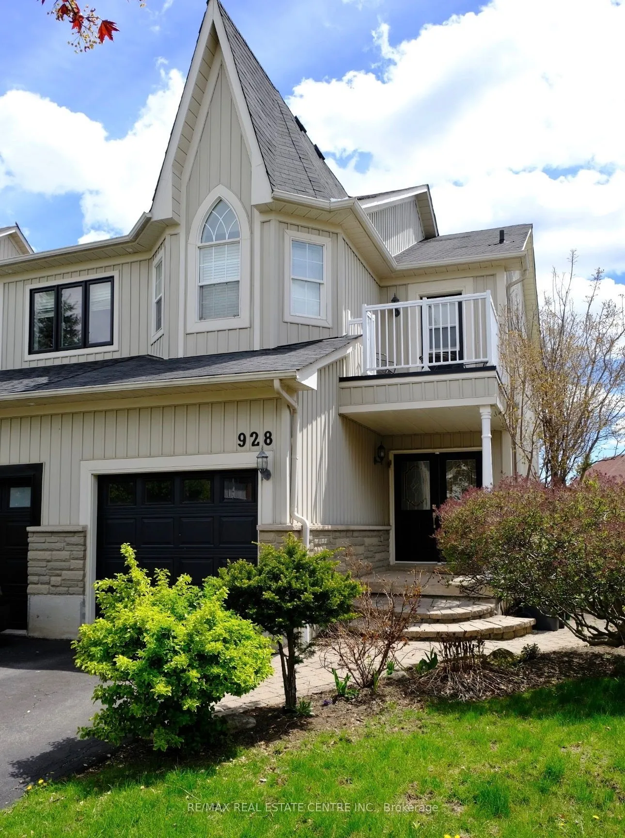 Semi-Detached Home For Lease | W13129670