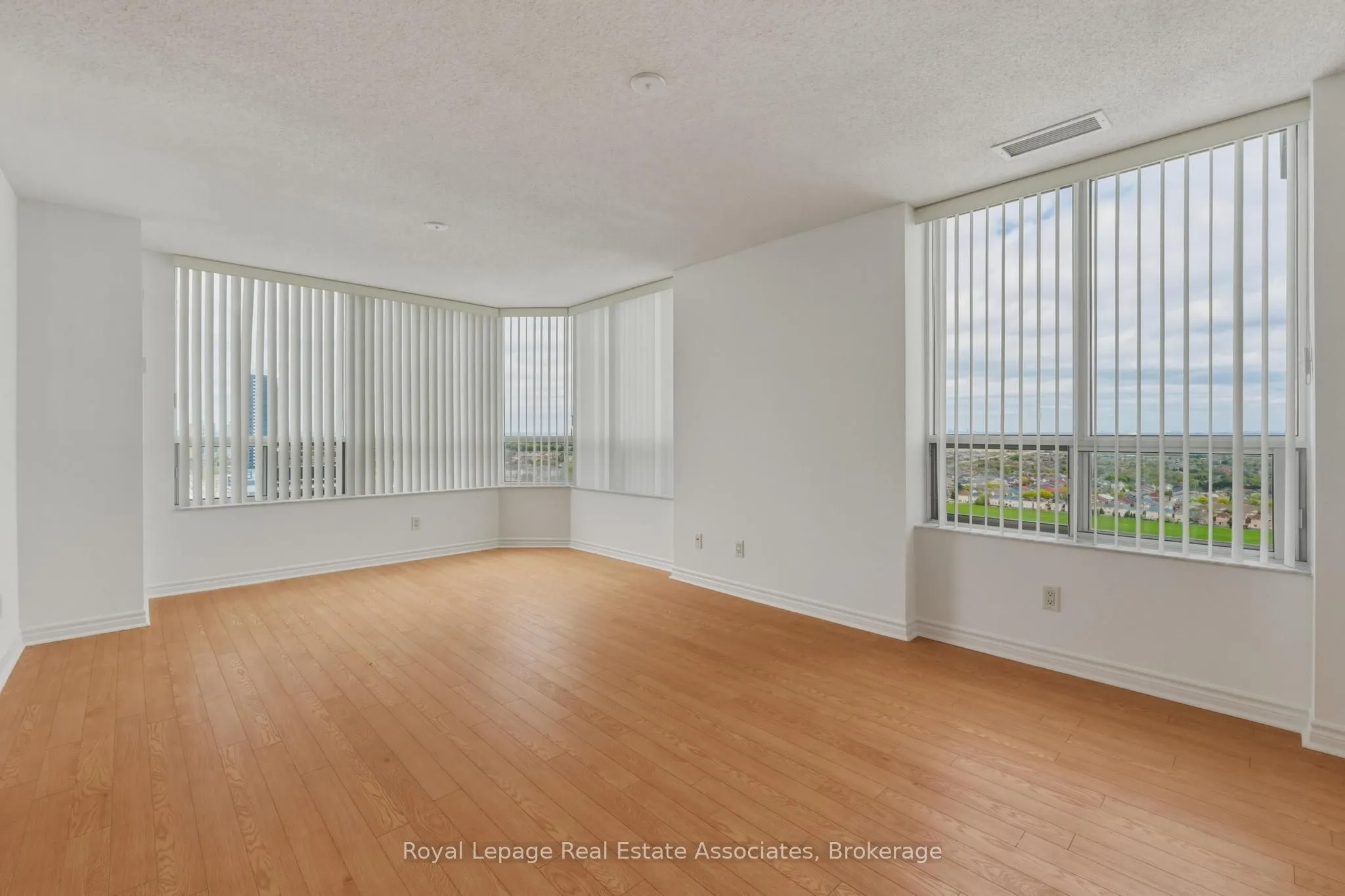 Property For Lease | W13130070