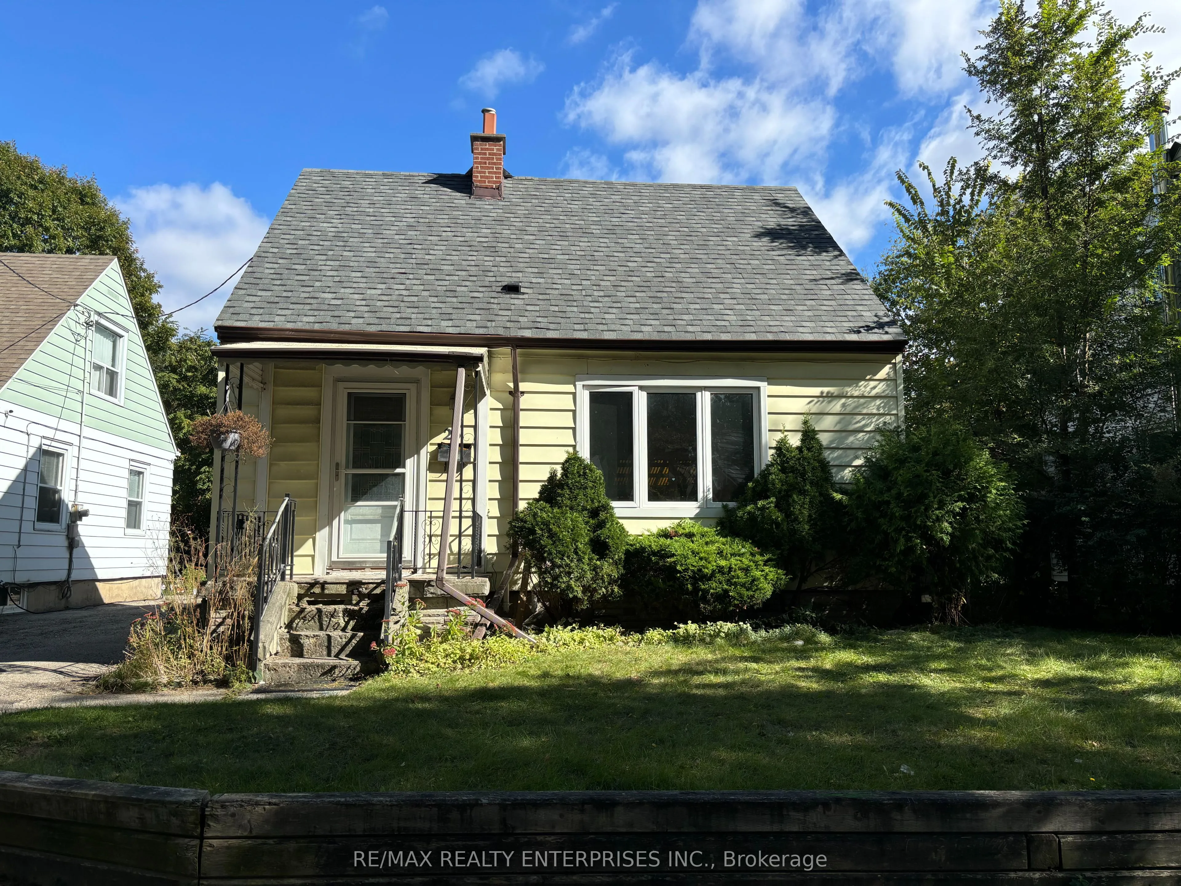 Detached Home For Lease | W13132362